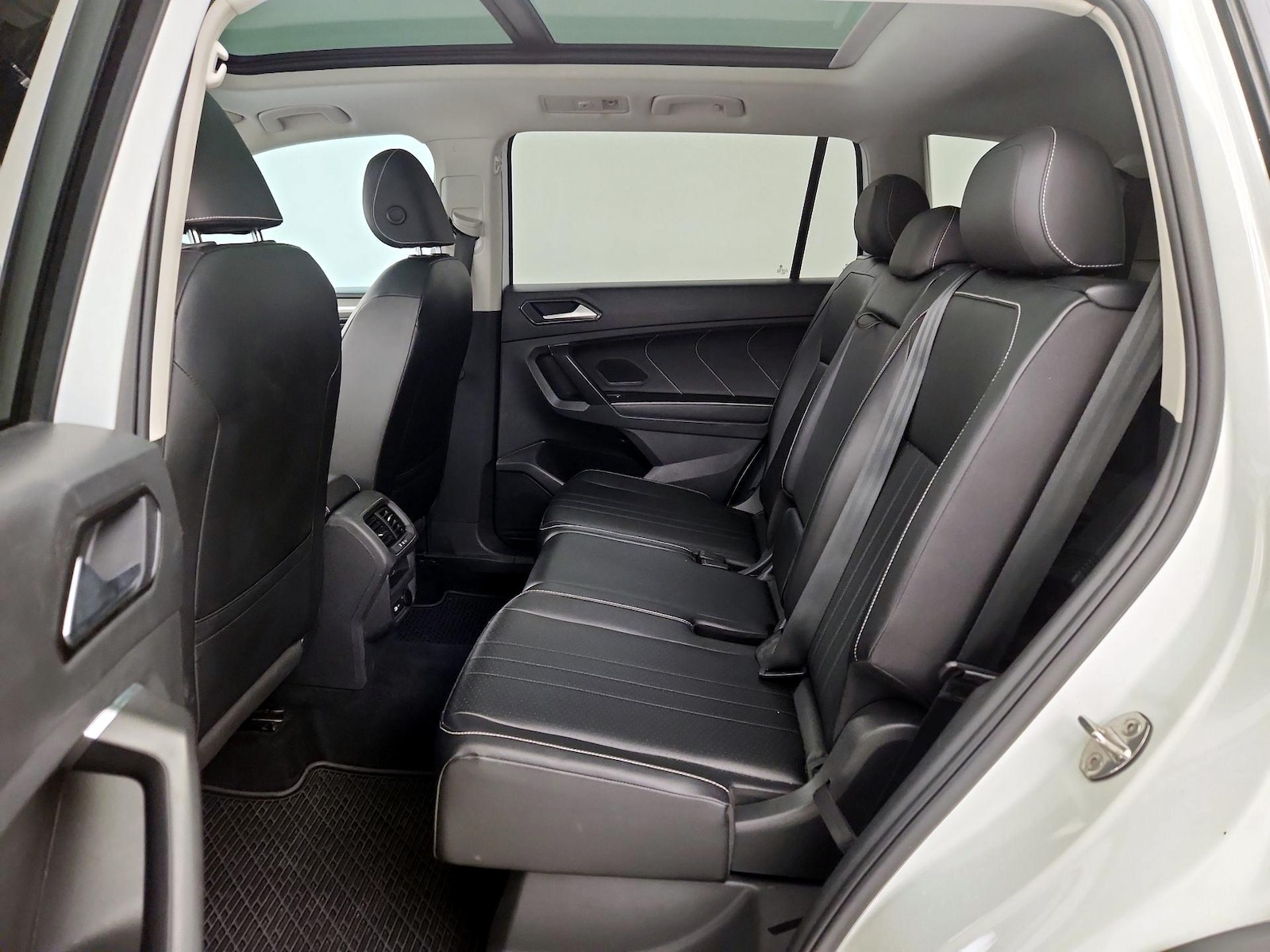 2022 Volkswagen Tiguan SE - Photo 21