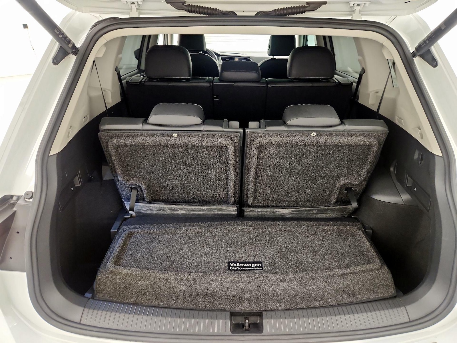 2022 Volkswagen Tiguan SE - Photo 23
