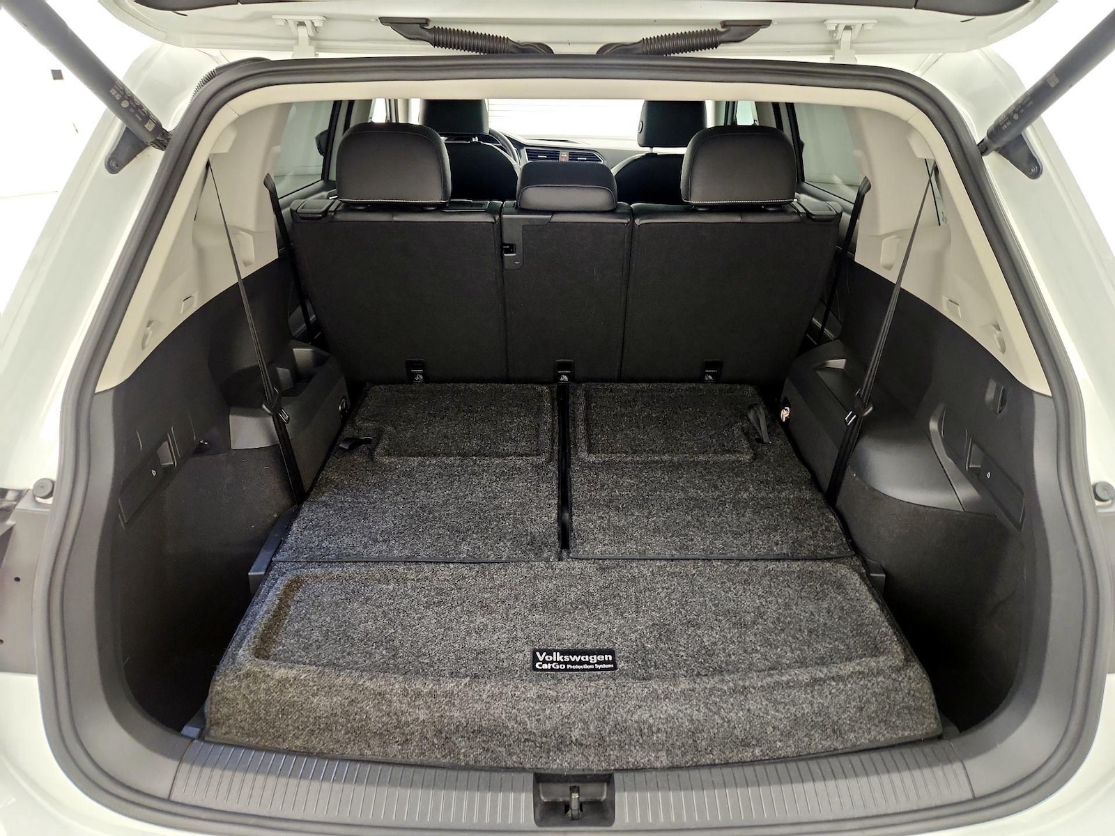 2022 Volkswagen Tiguan SE - Photo 24
