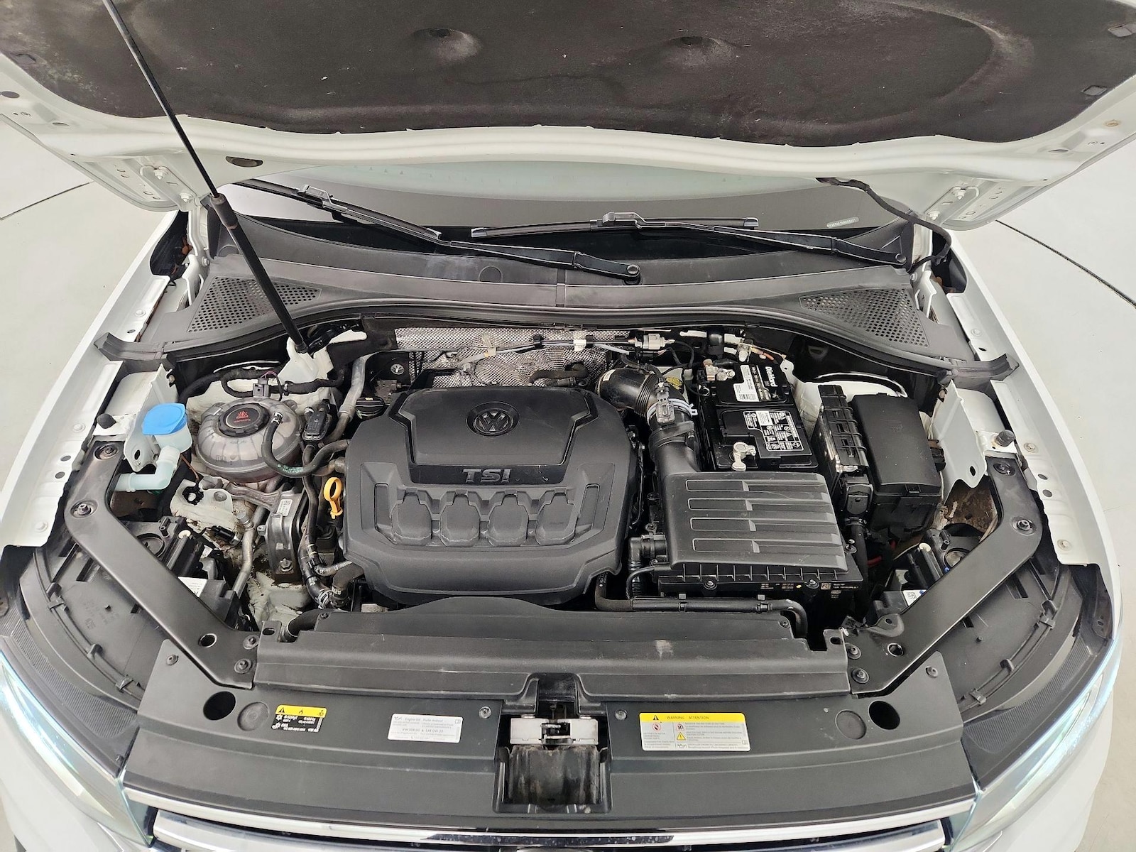 2022 Volkswagen Tiguan SE - Photo 25