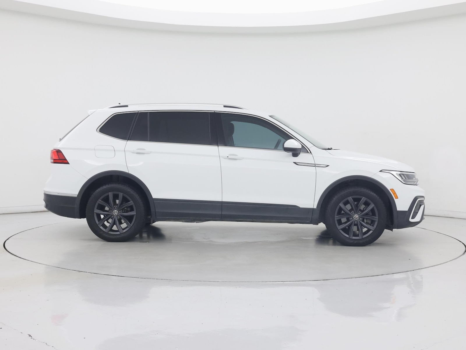 2022 Volkswagen Tiguan SE - Photo 8