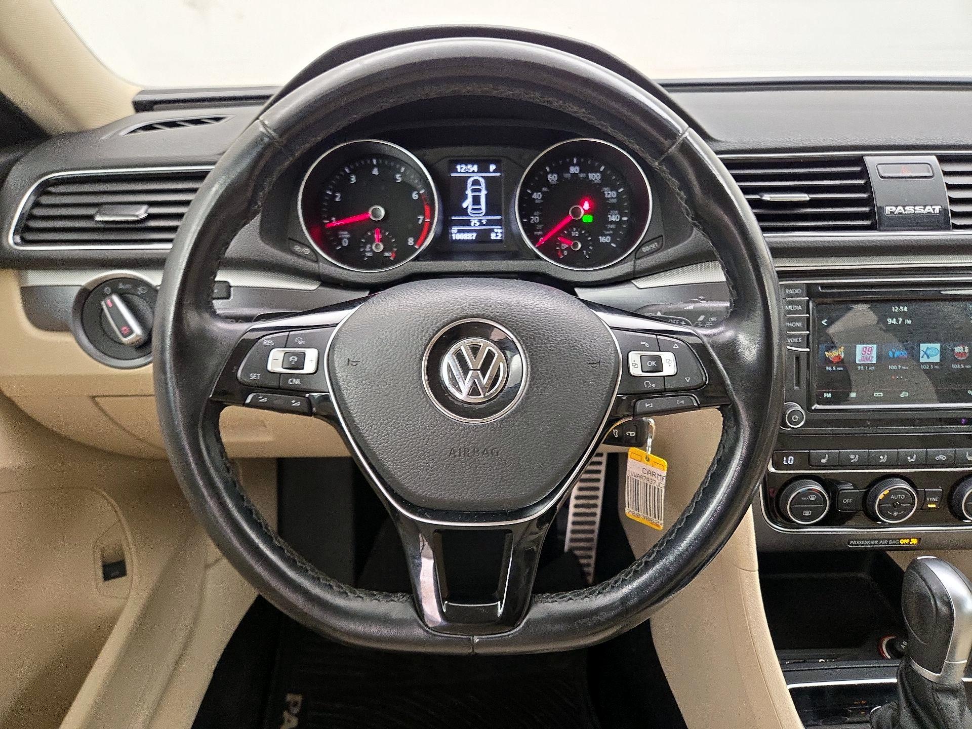Thumbnail: 2018 Volkswagen Passat - 10