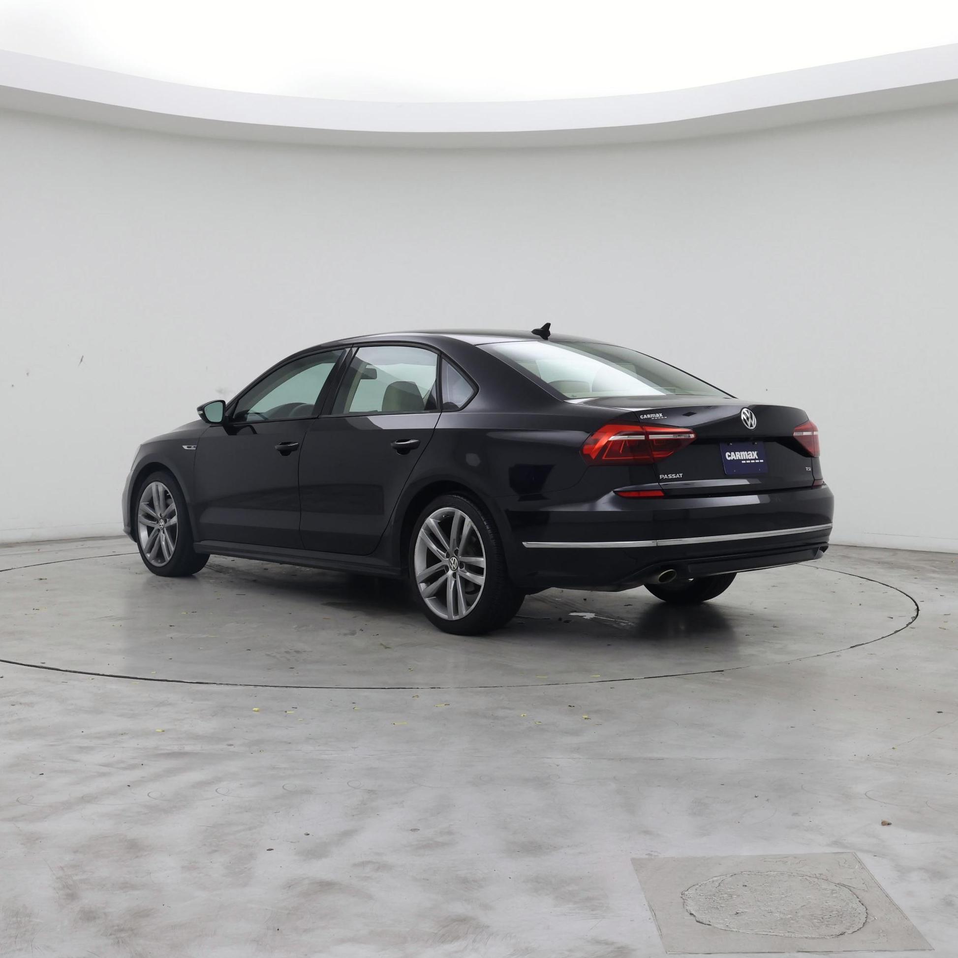 Thumbnail: 2018 Volkswagen Passat - 2