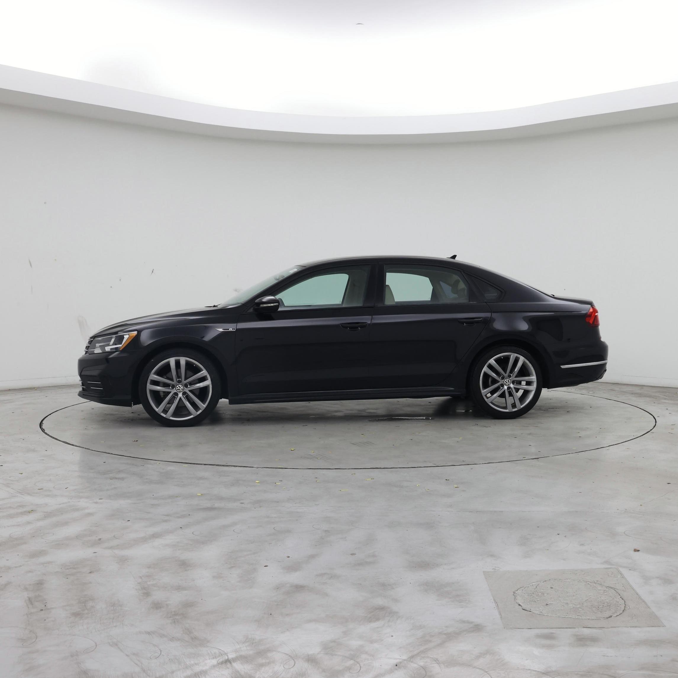 Thumbnail: 2018 Volkswagen Passat - 3