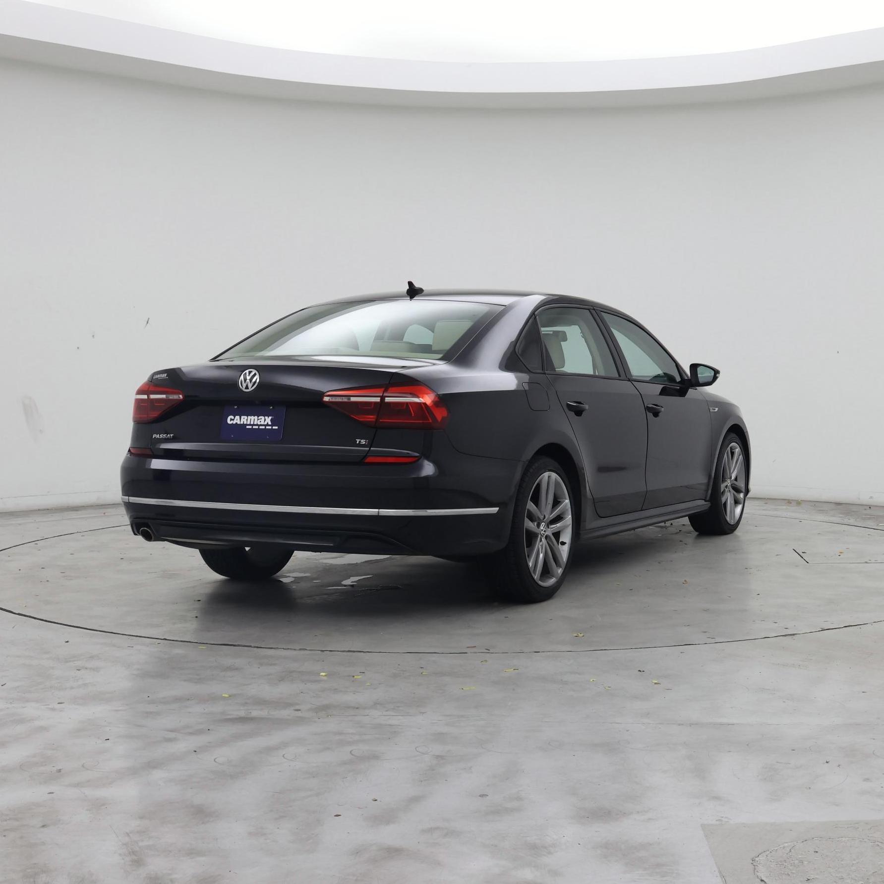 Thumbnail: 2018 Volkswagen Passat - 8