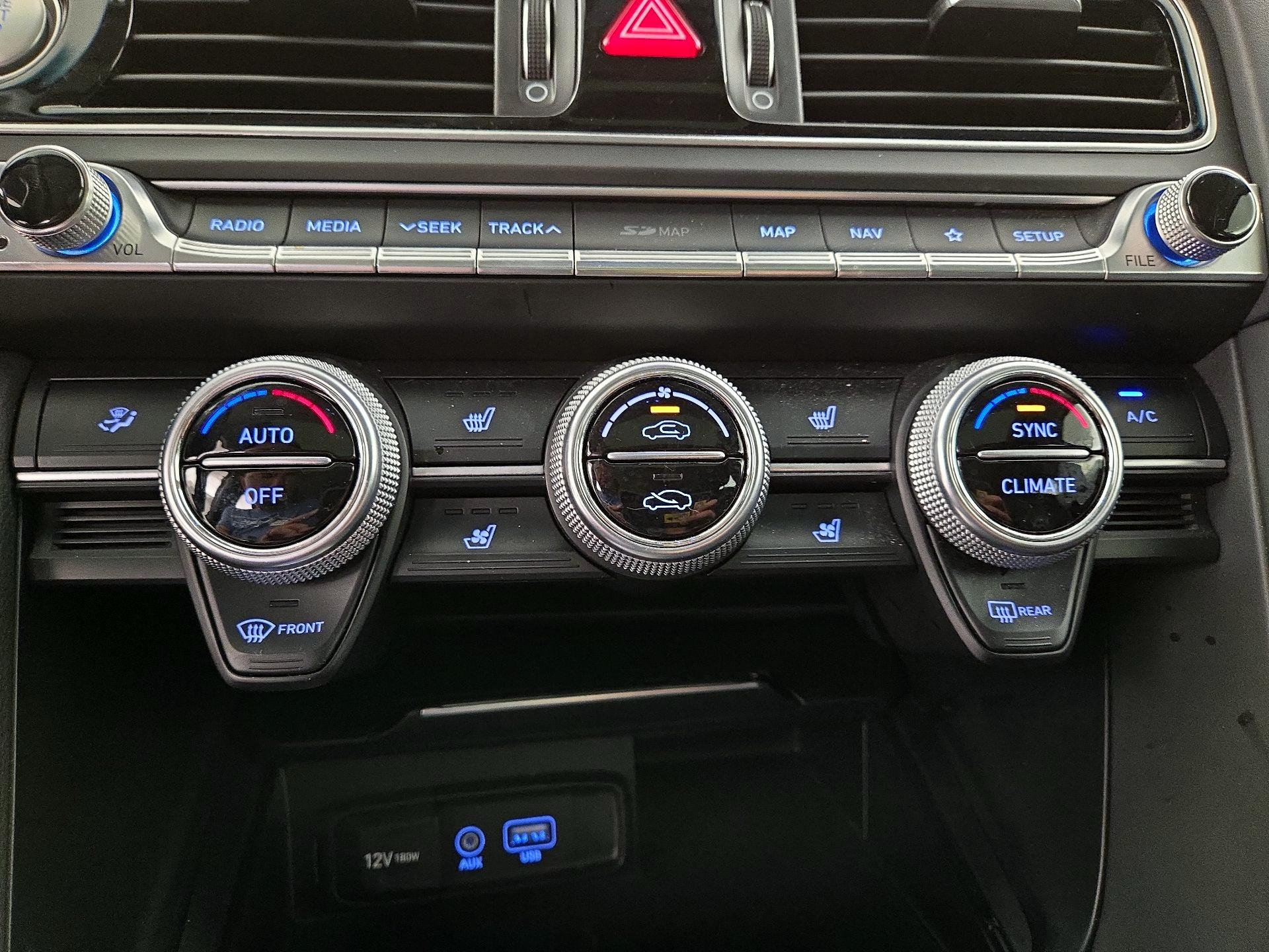 Thumbnail: 2019 Genesis G70 - 17