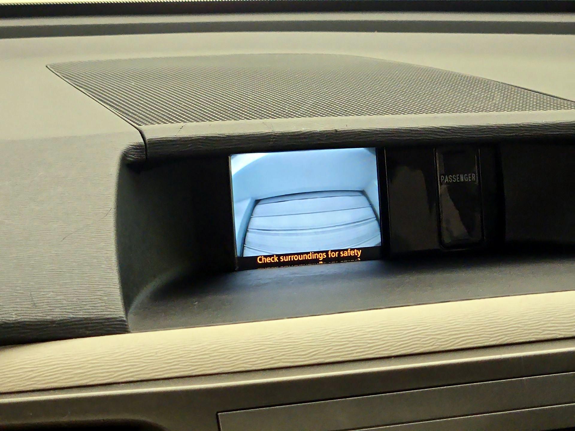 Thumbnail: 2014 Toyota Sienna - 14