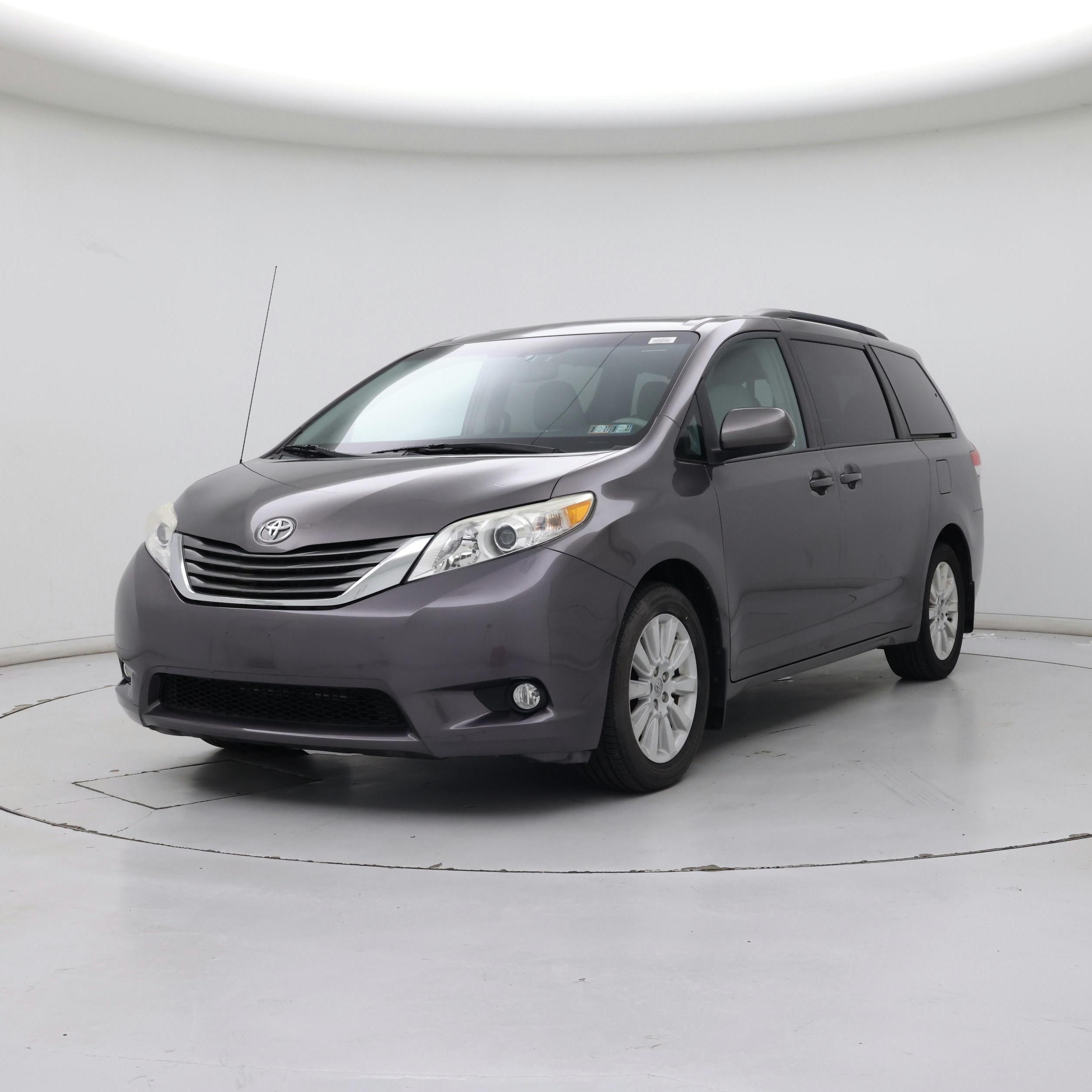 Thumbnail: 2014 Toyota Sienna - 4