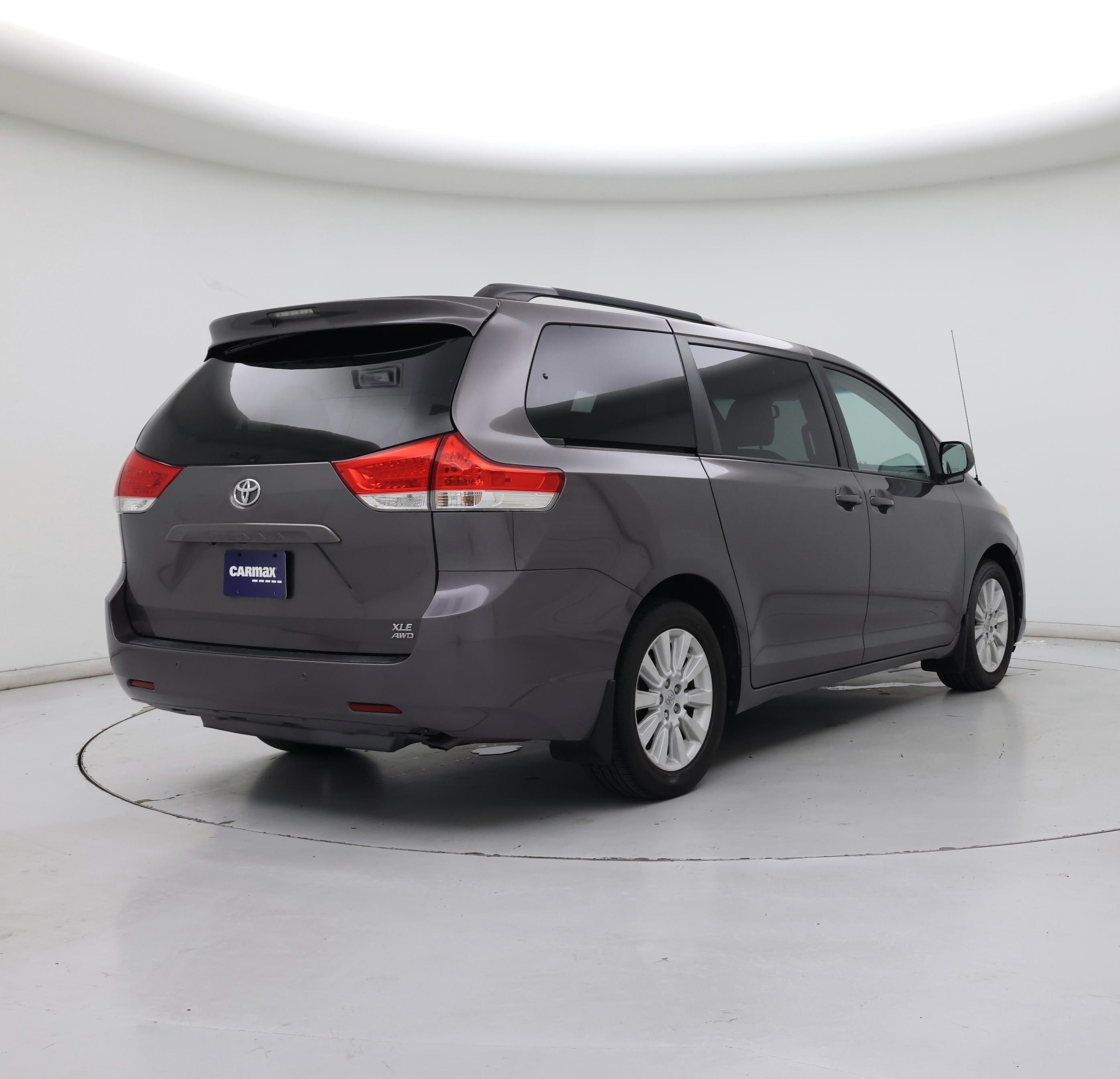Thumbnail: 2014 Toyota Sienna - 8