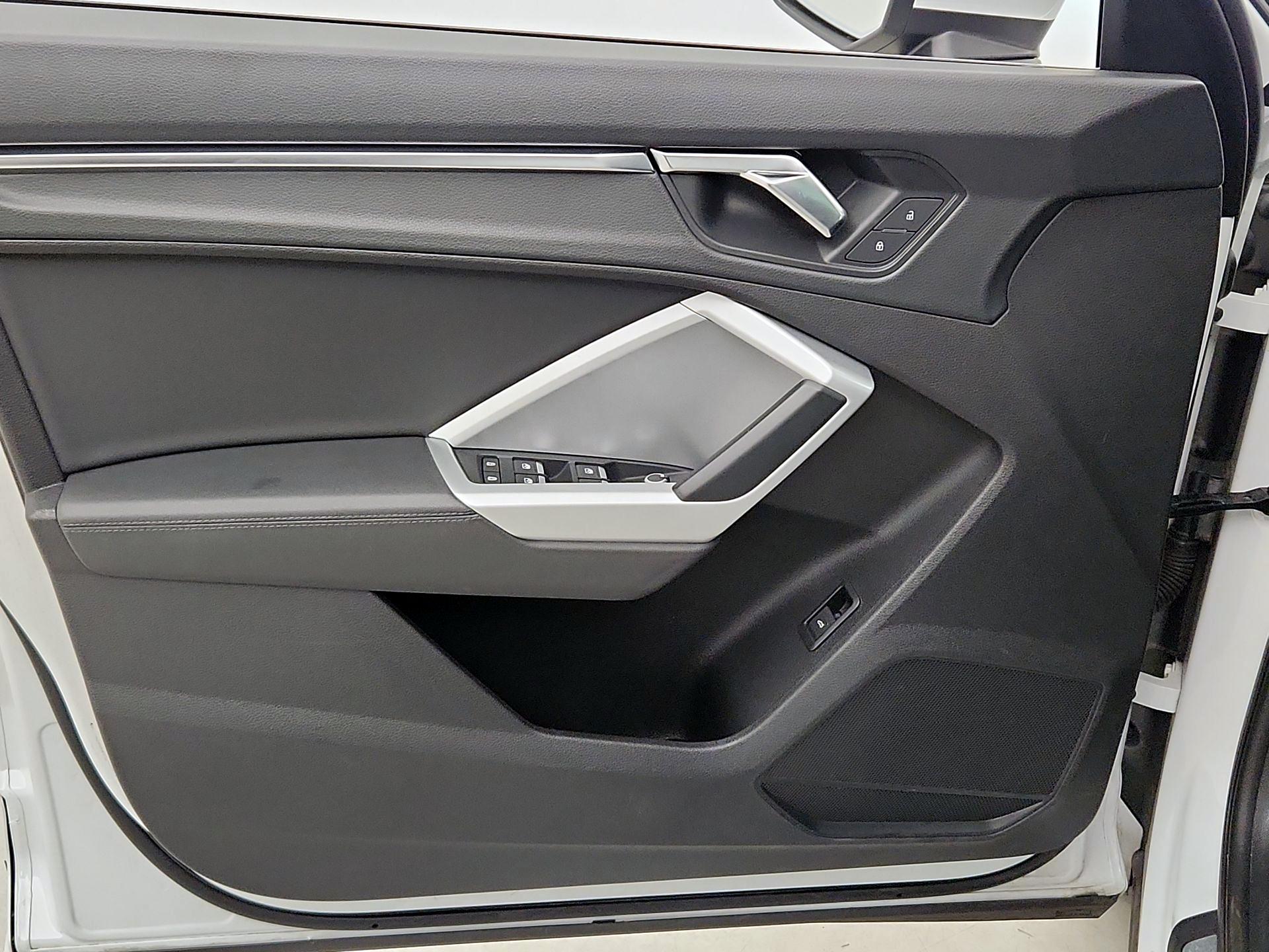Thumbnail: 2021 Audi Q3 - 12