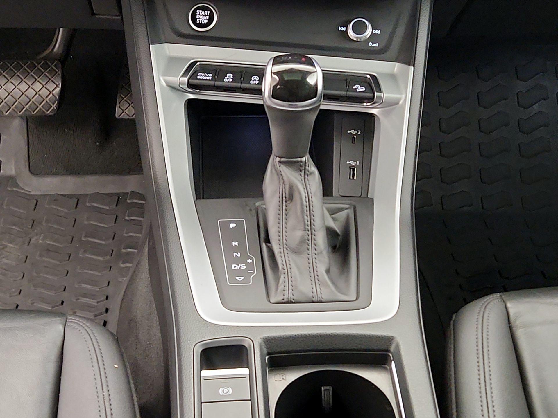 Thumbnail: 2021 Audi Q3 - 16