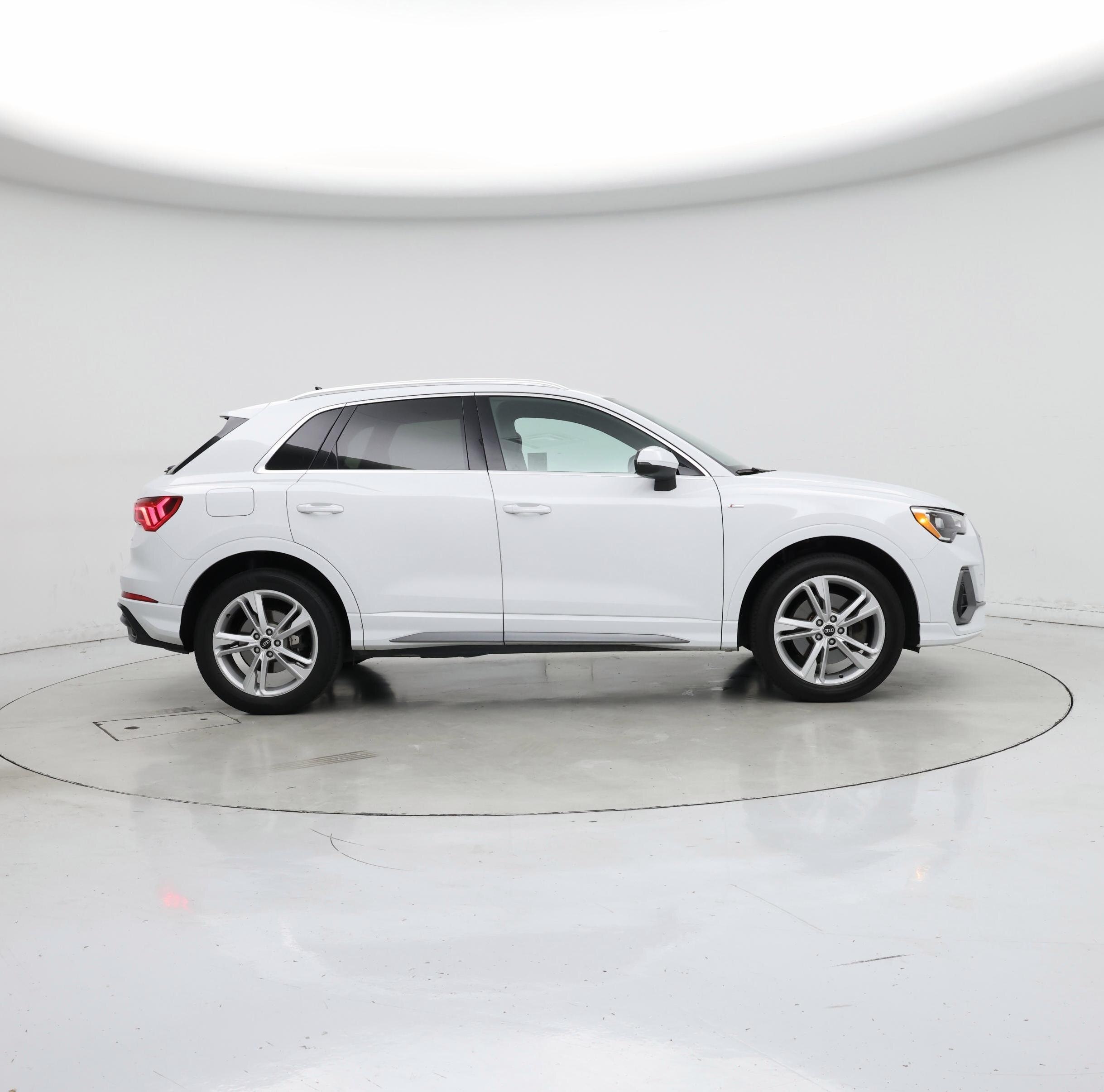 Thumbnail: 2021 Audi Q3 - 7