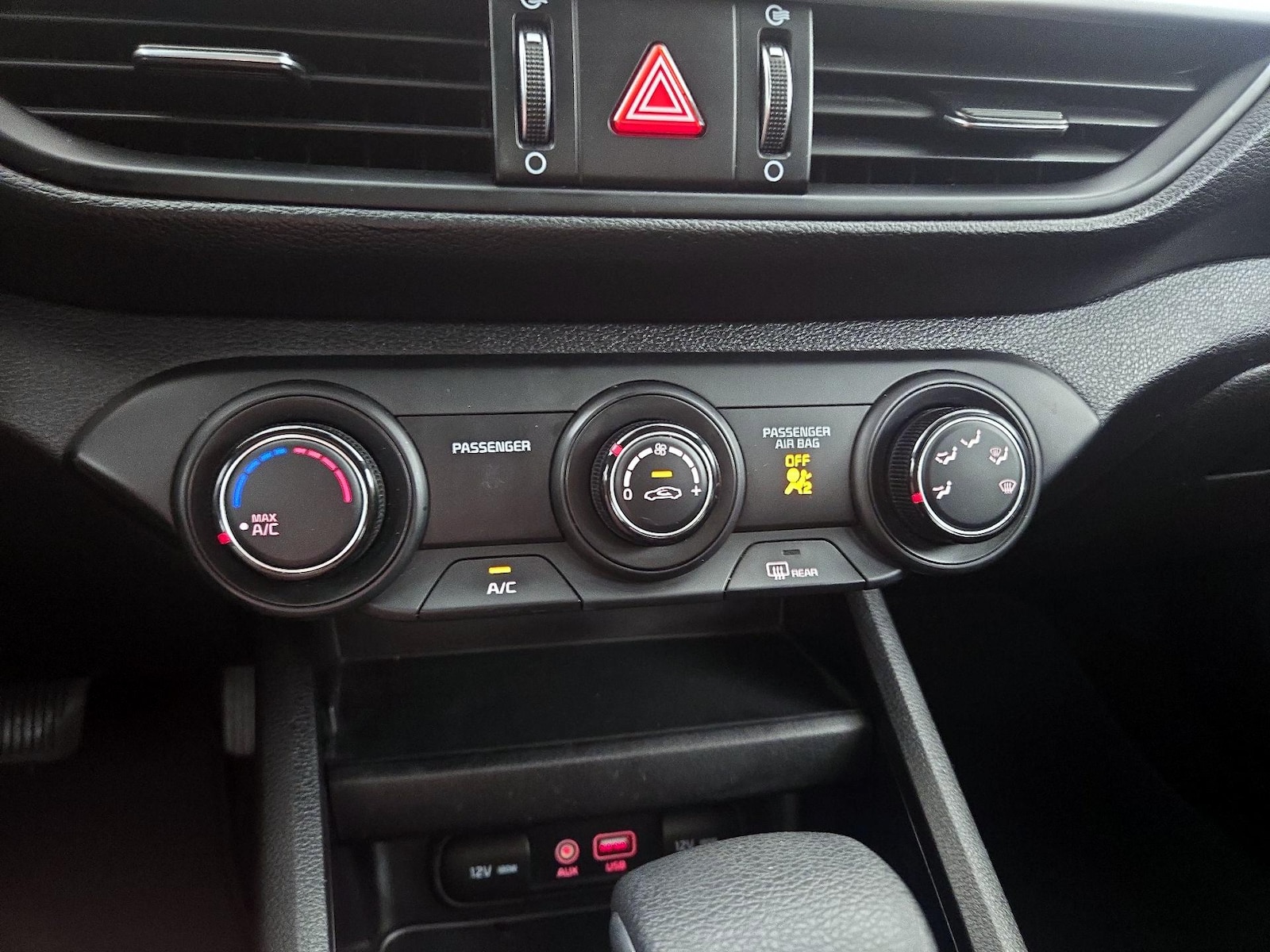 2021 Kia Forte LXS - Photo 17
