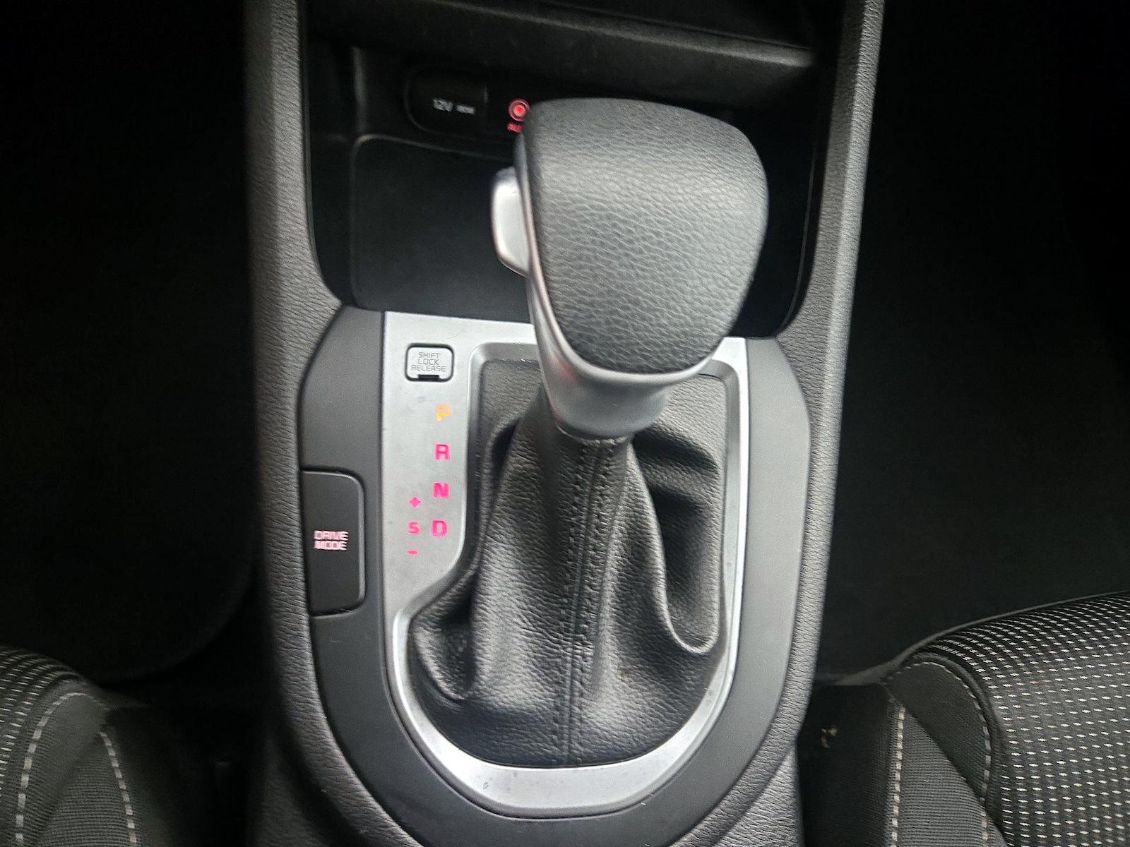 2021 Kia Forte LXS - Photo 18