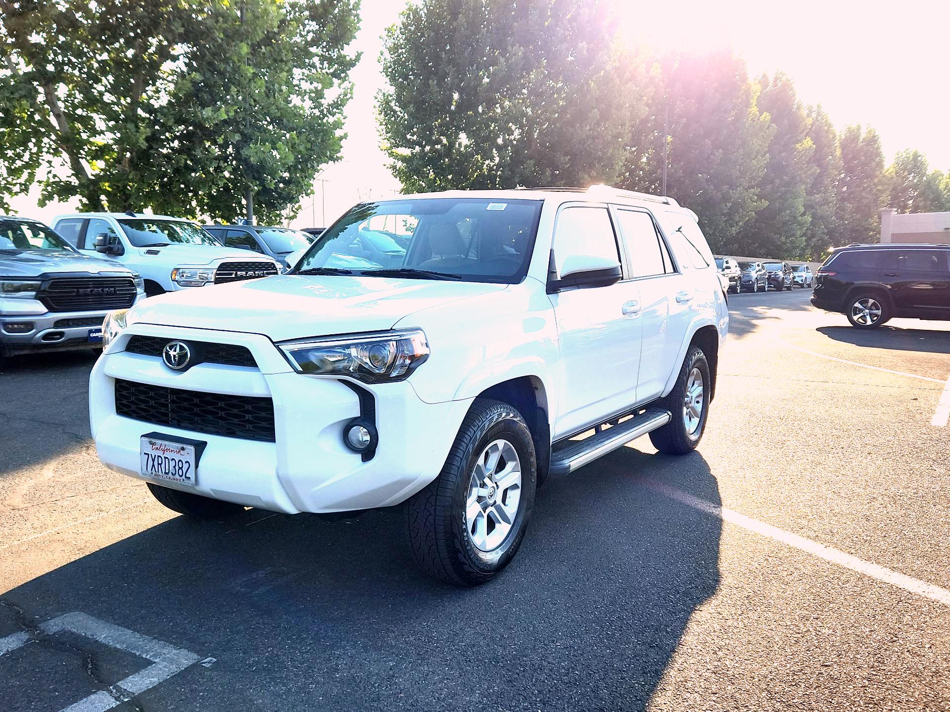 Thumbnail: 2017 Toyota 4Runner - 3