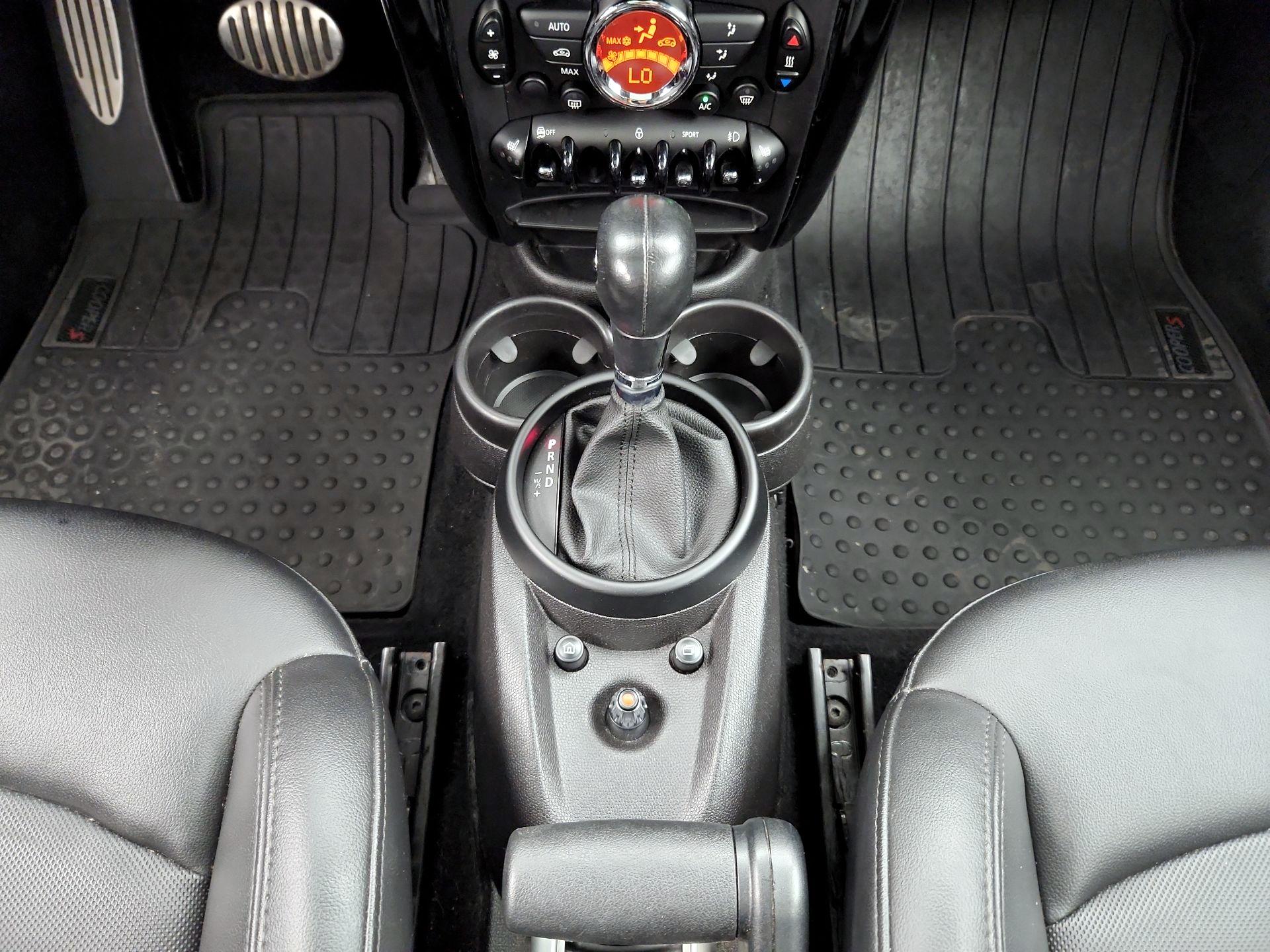 Thumbnail: 2016 MINI Cooper Countryman - 16