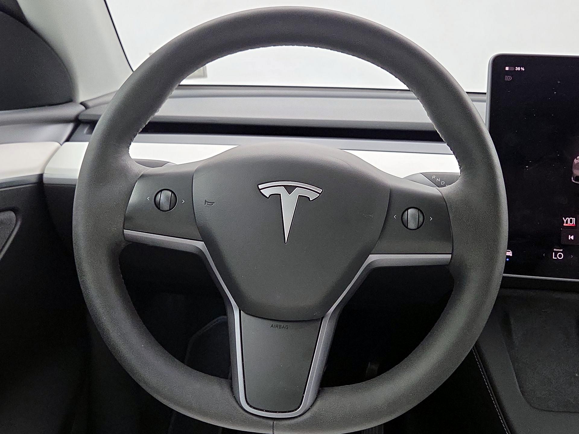 Thumbnail: 2023 Tesla Model Y - 10