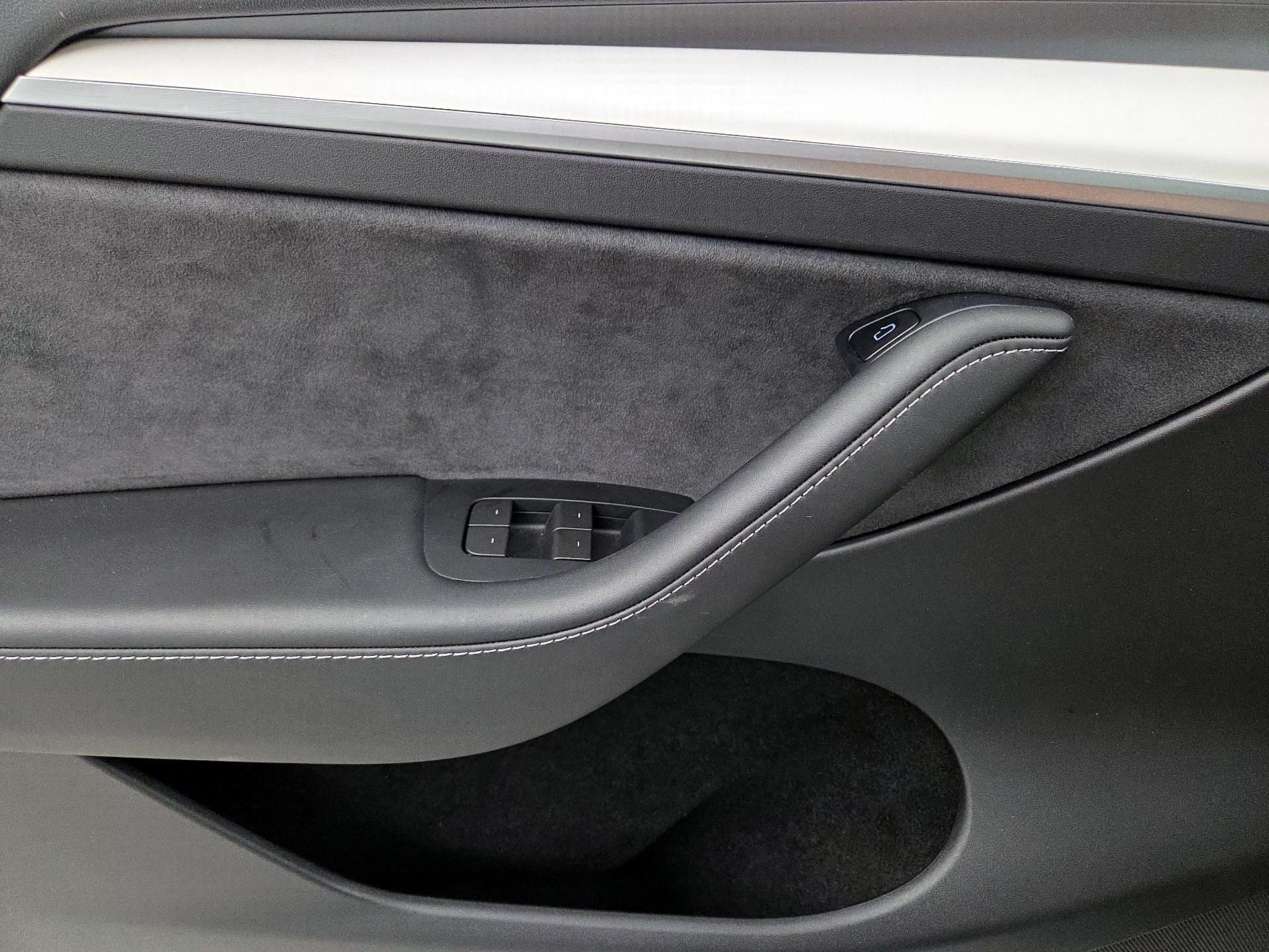 Thumbnail: 2023 Tesla Model Y - 12
