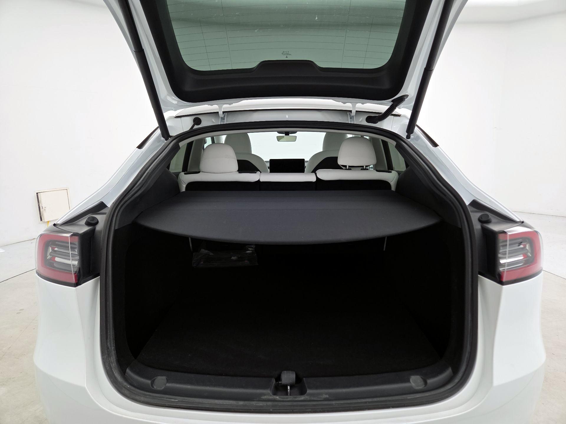 Thumbnail: 2023 Tesla Model Y - 19