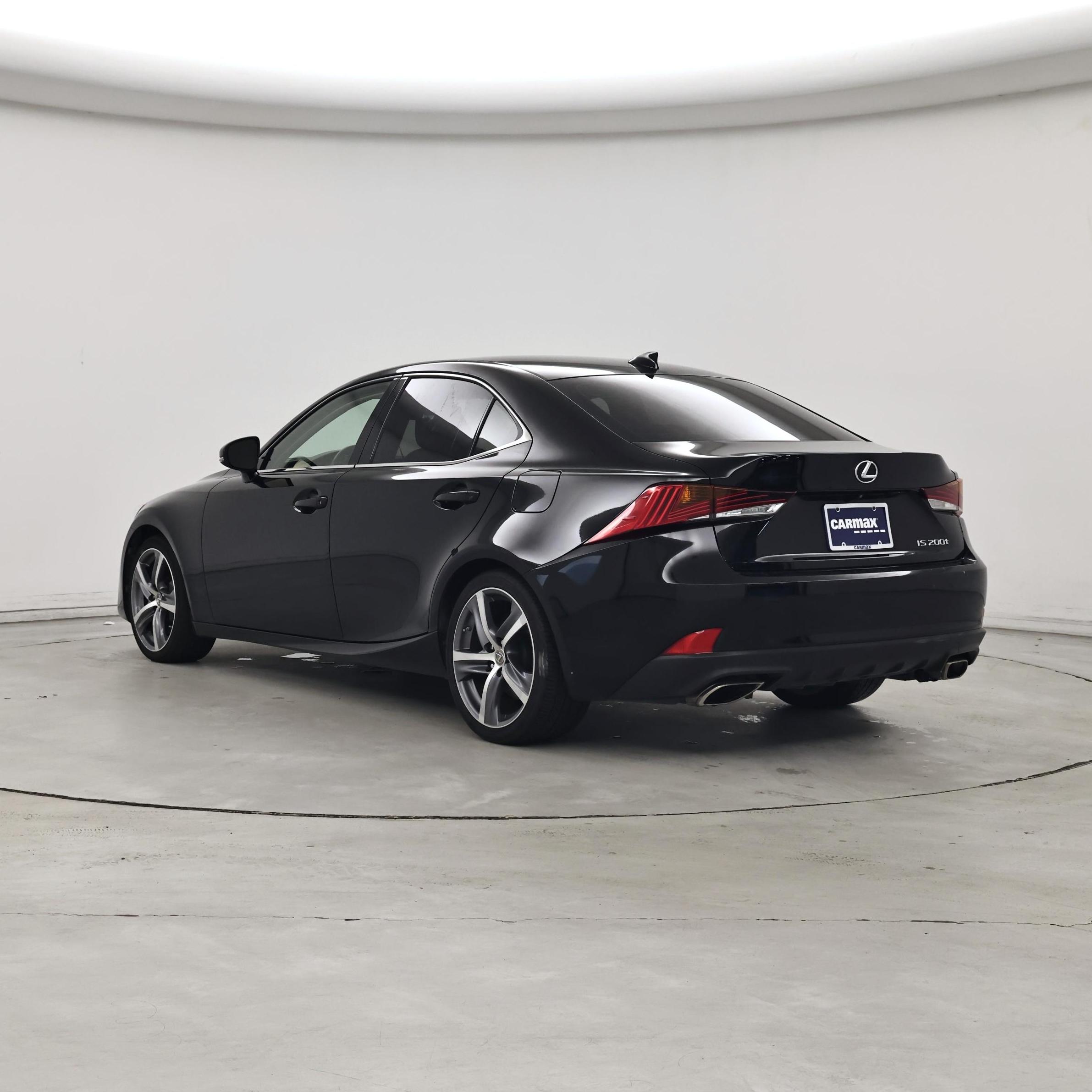 Thumbnail: 2017 Lexus IS - 2