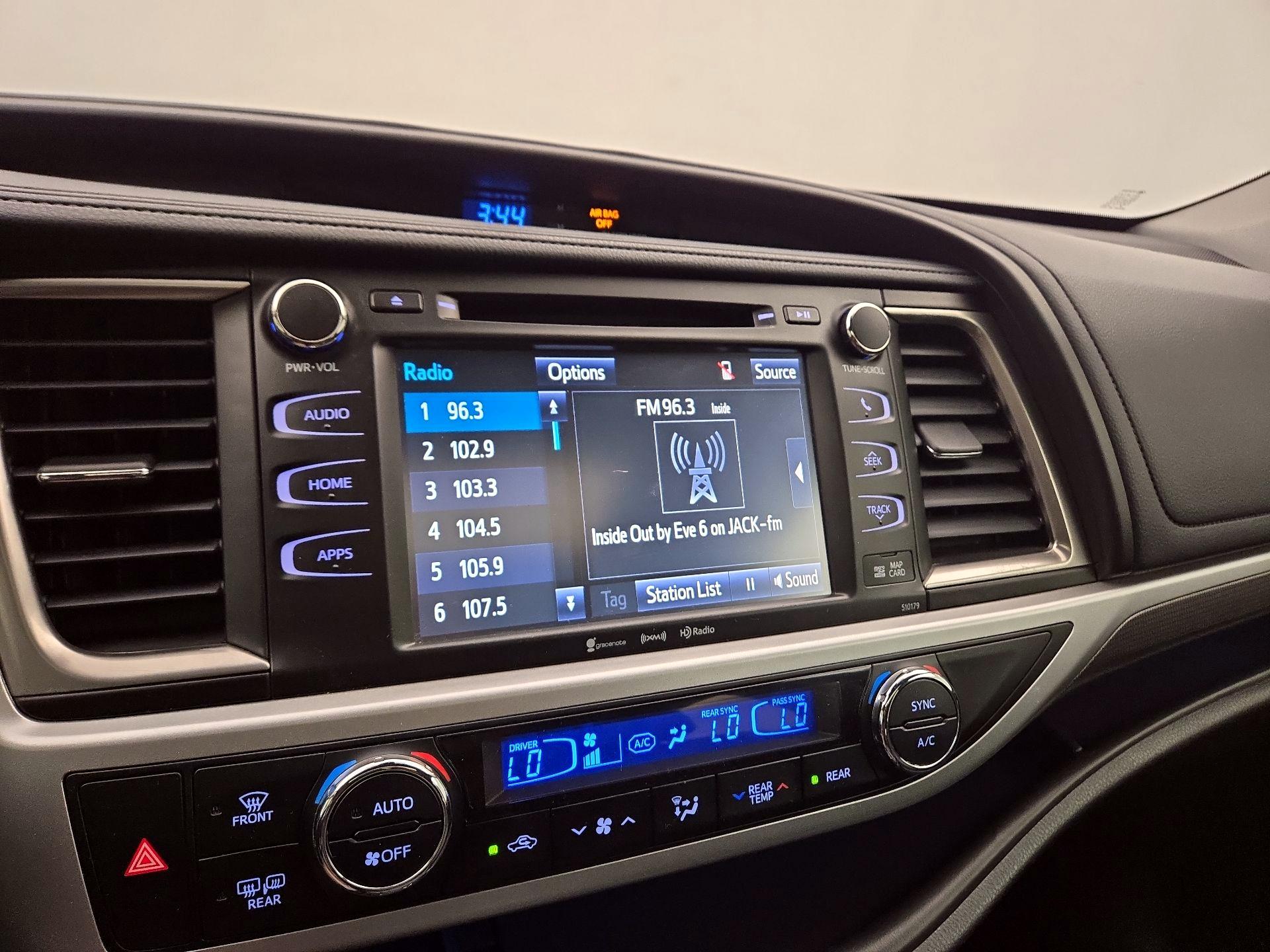 Thumbnail: 2018 Toyota Highlander - 16
