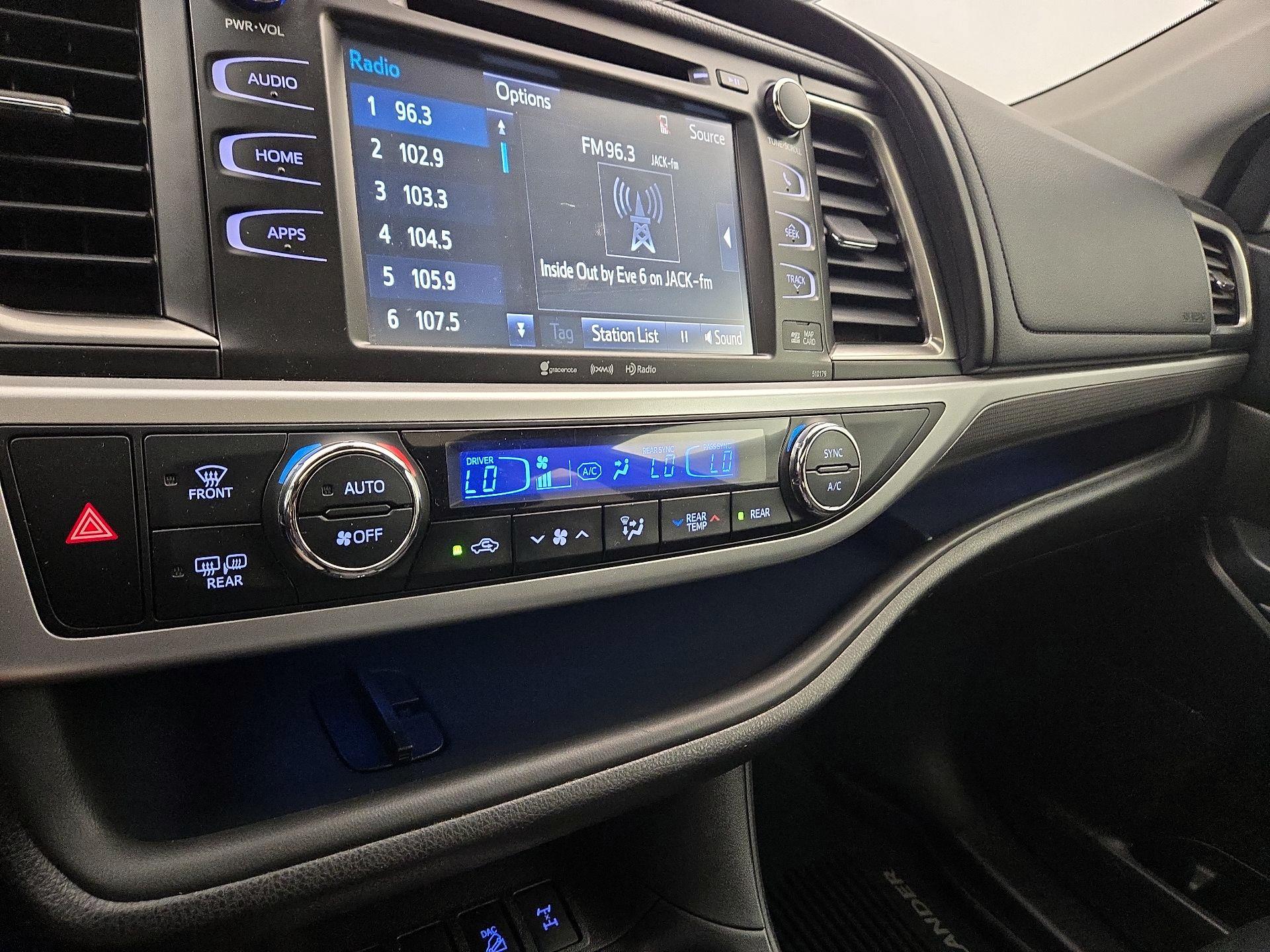 Thumbnail: 2018 Toyota Highlander - 17
