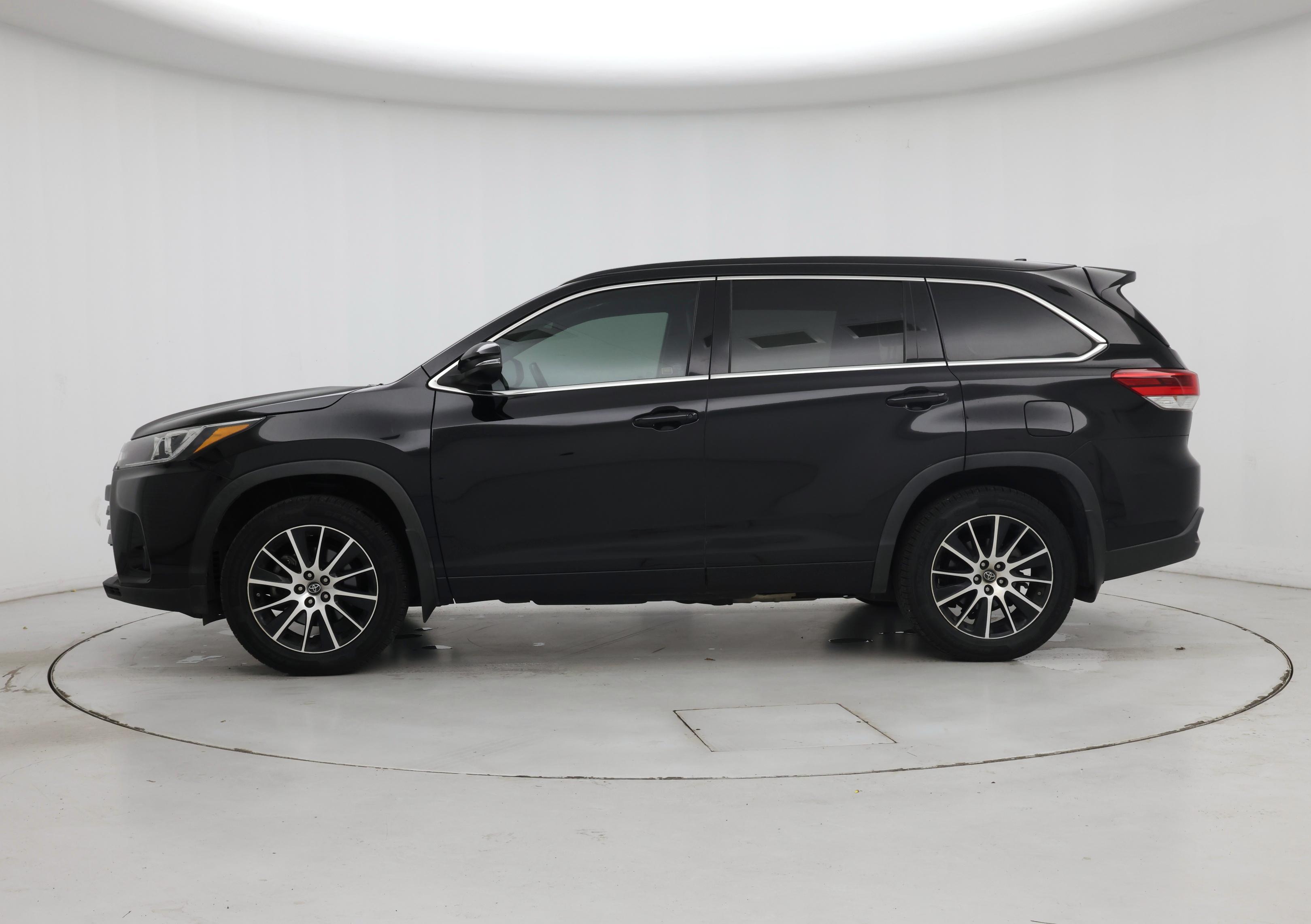 Thumbnail: 2018 Toyota Highlander - 3