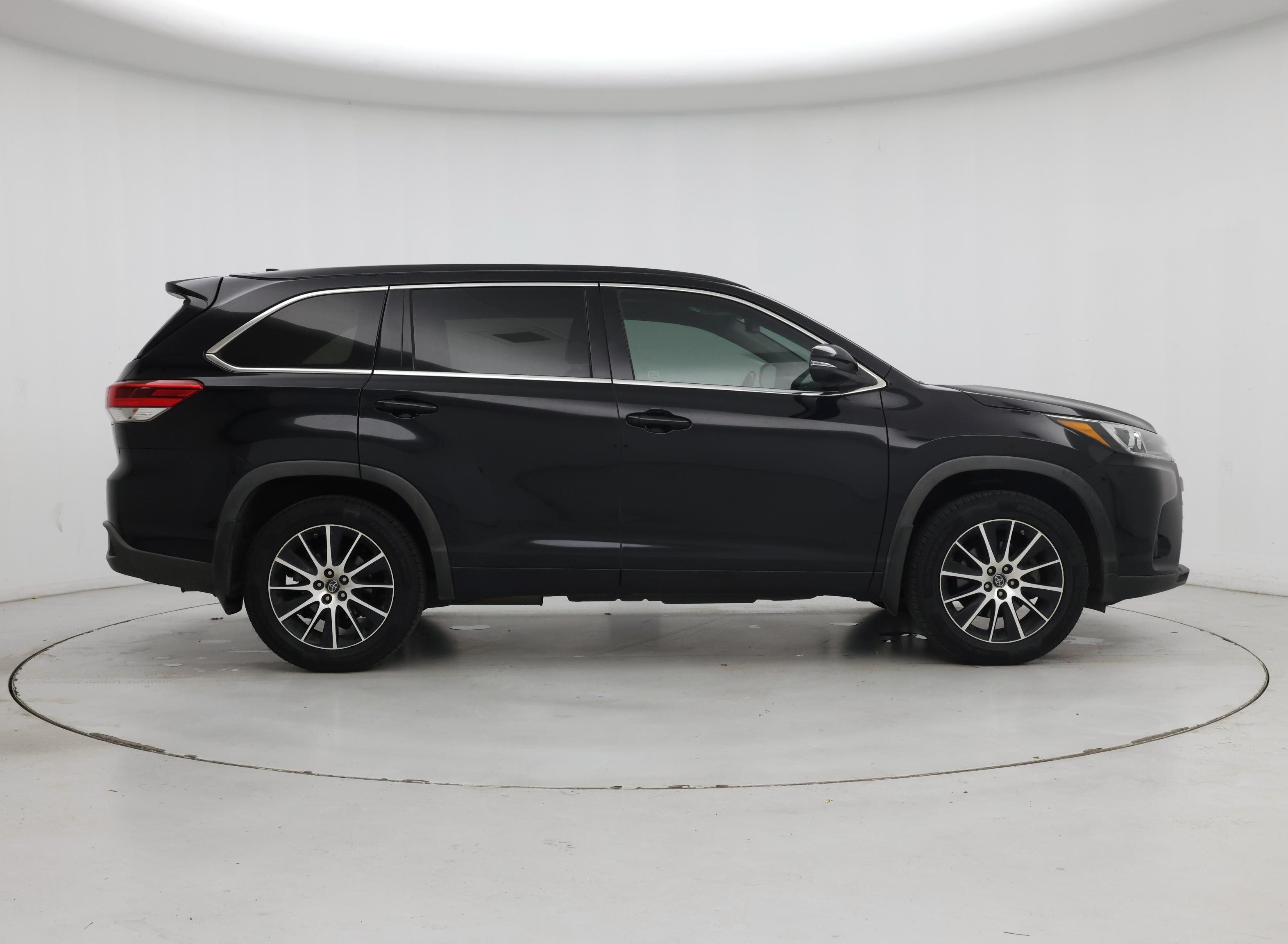 Thumbnail: 2018 Toyota Highlander - 7