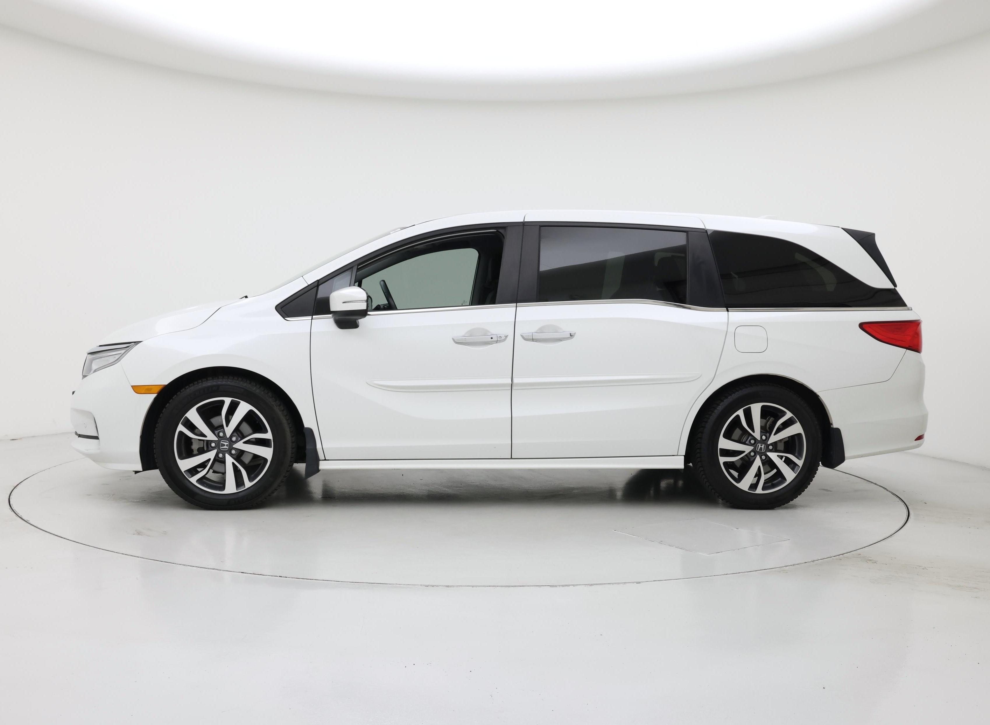 Thumbnail: 2022 Honda Odyssey - 3