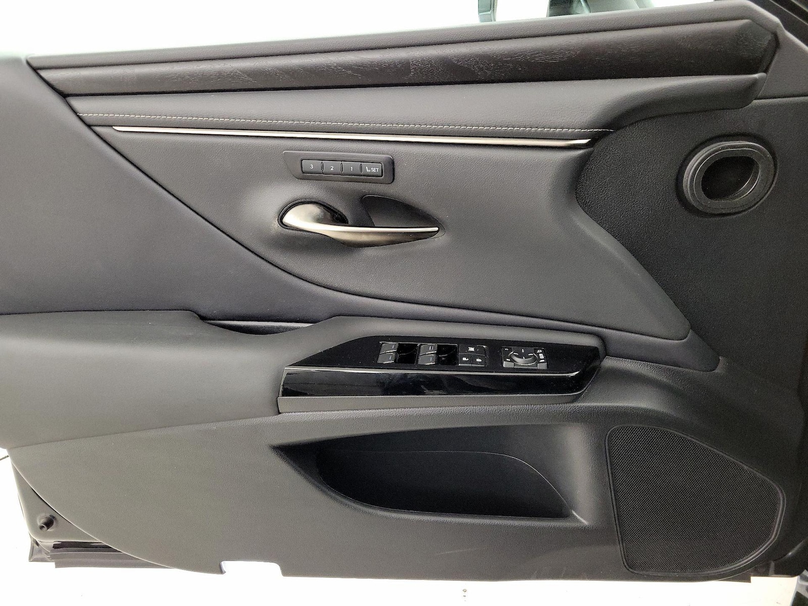 2022 Lexus ES 350 - Photo 13