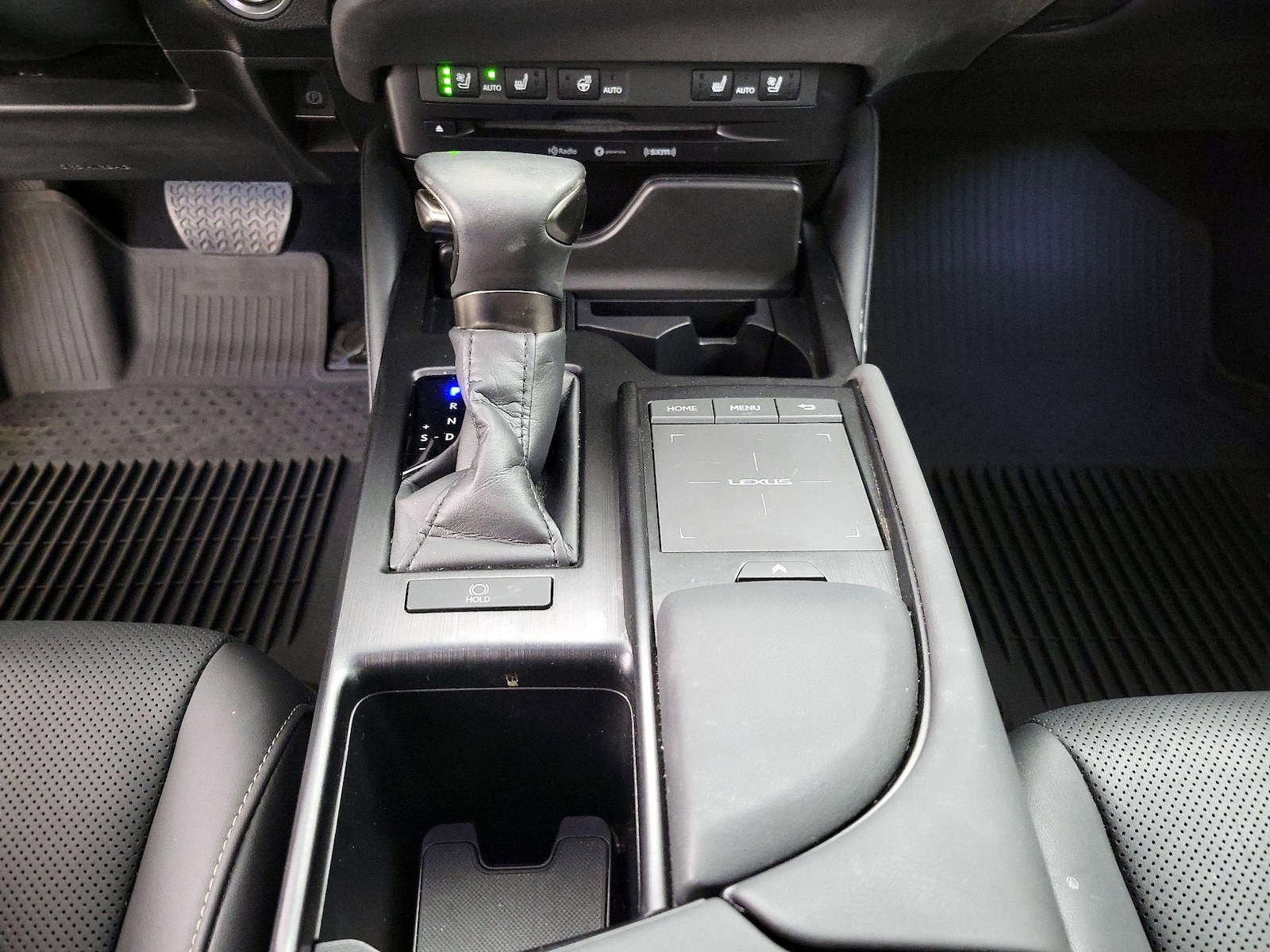 2022 Lexus ES 350 - Photo 18