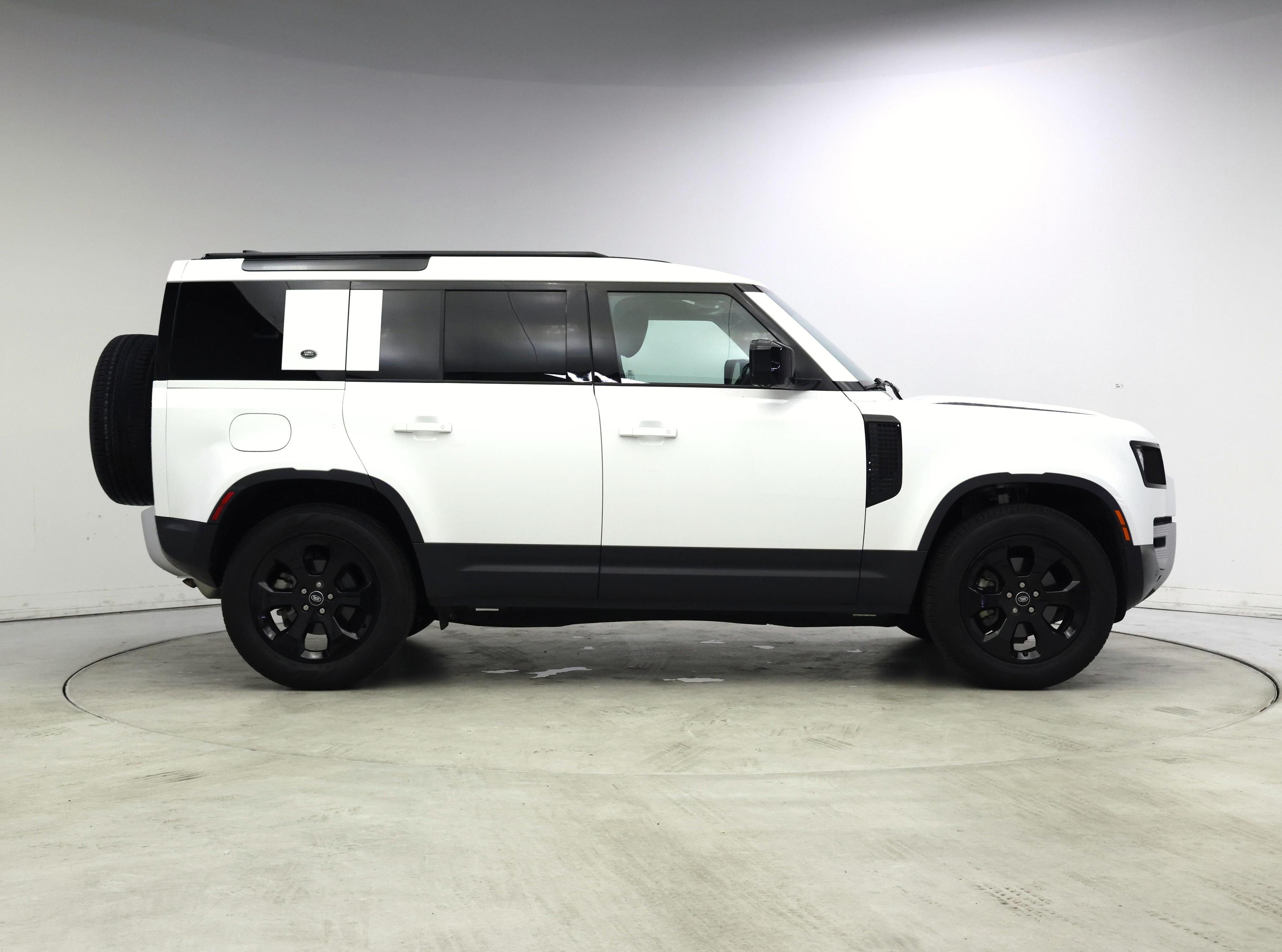 Thumbnail: 2023 Land Rover Defender - 7