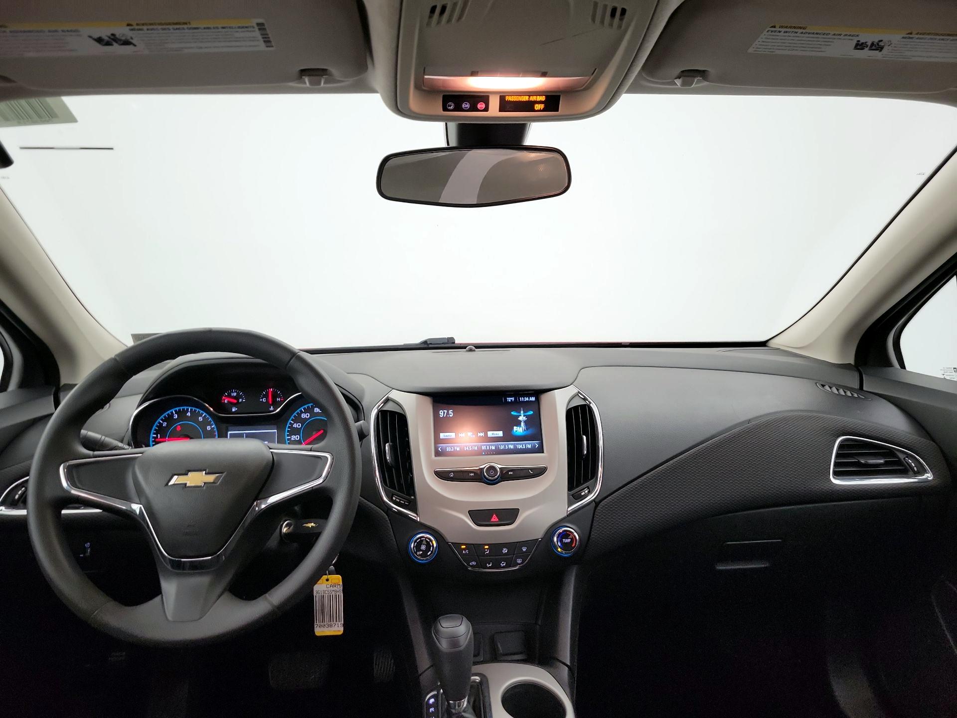 Thumbnail: 2017 Chevrolet Cruze - 9