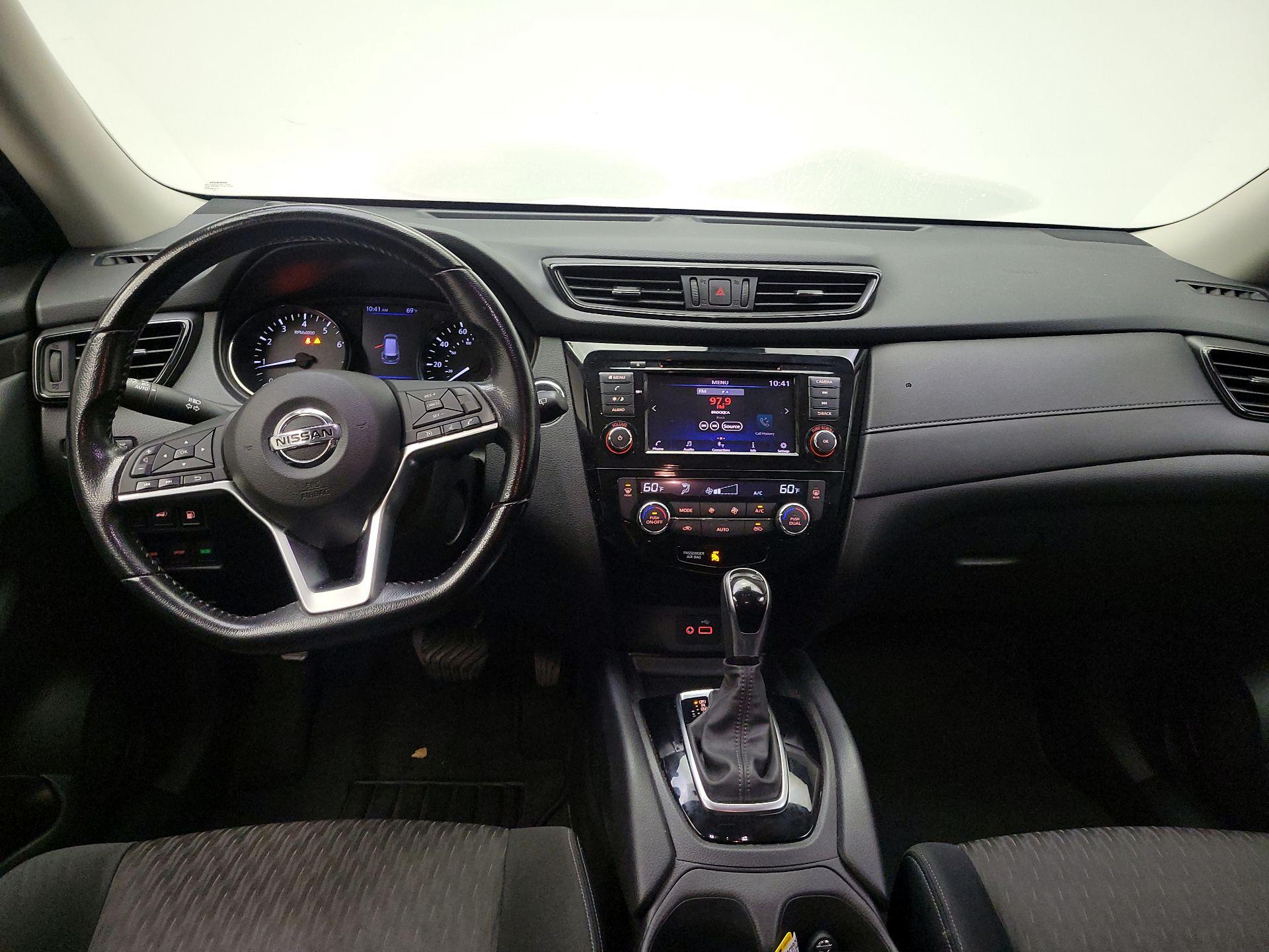 Thumbnail: 2020 Nissan Rogue - 9