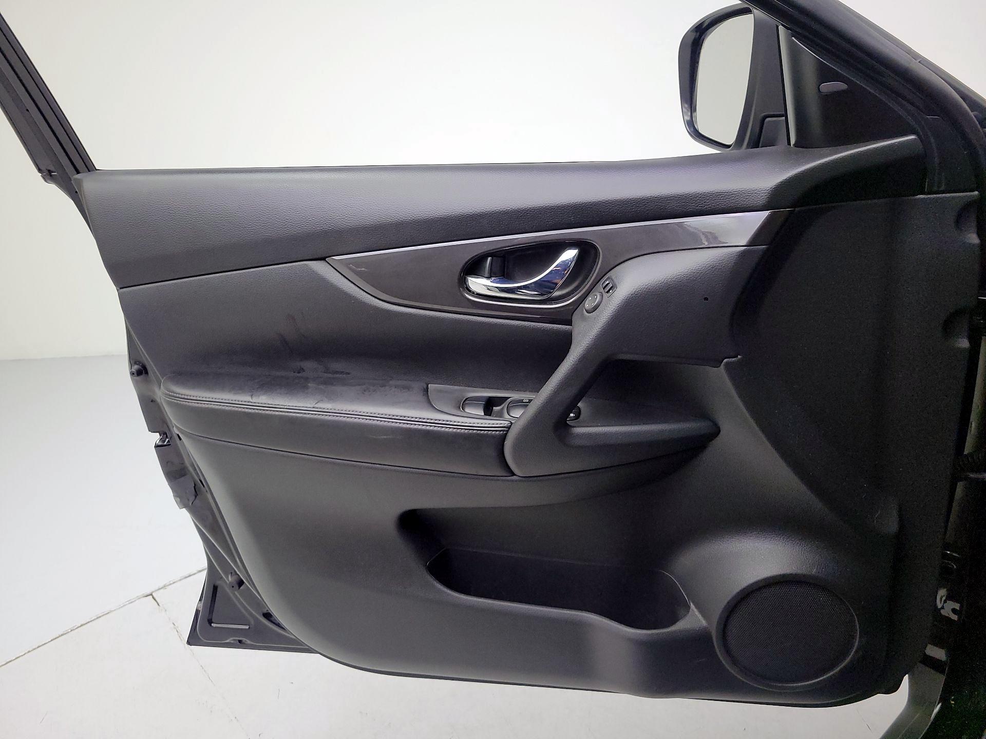 Thumbnail: 2020 Nissan Rogue - 12
