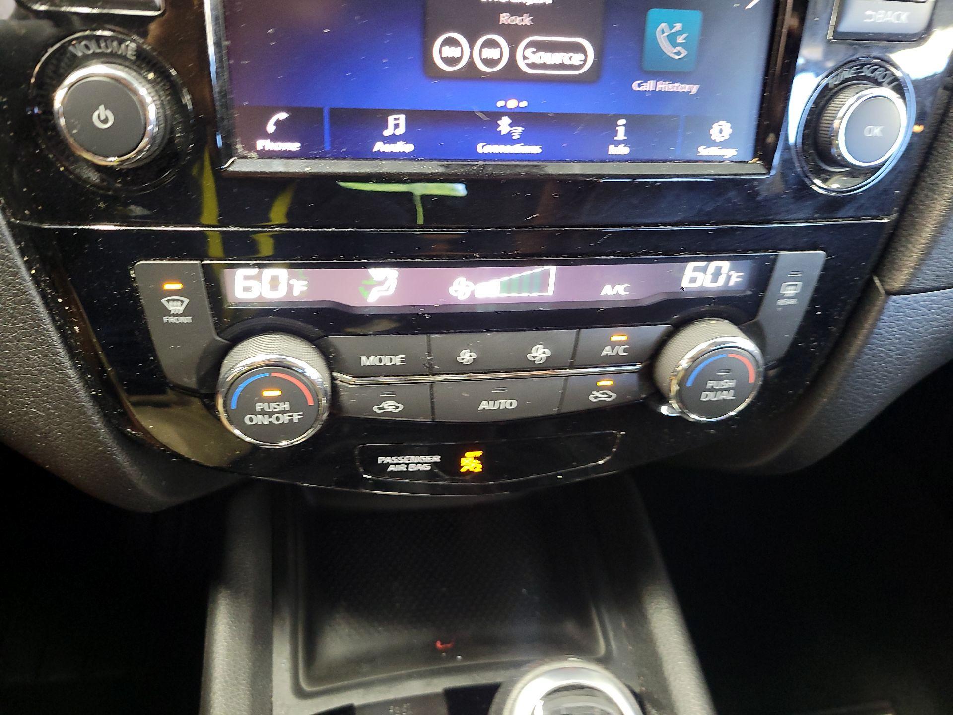 Thumbnail: 2020 Nissan Rogue - 16