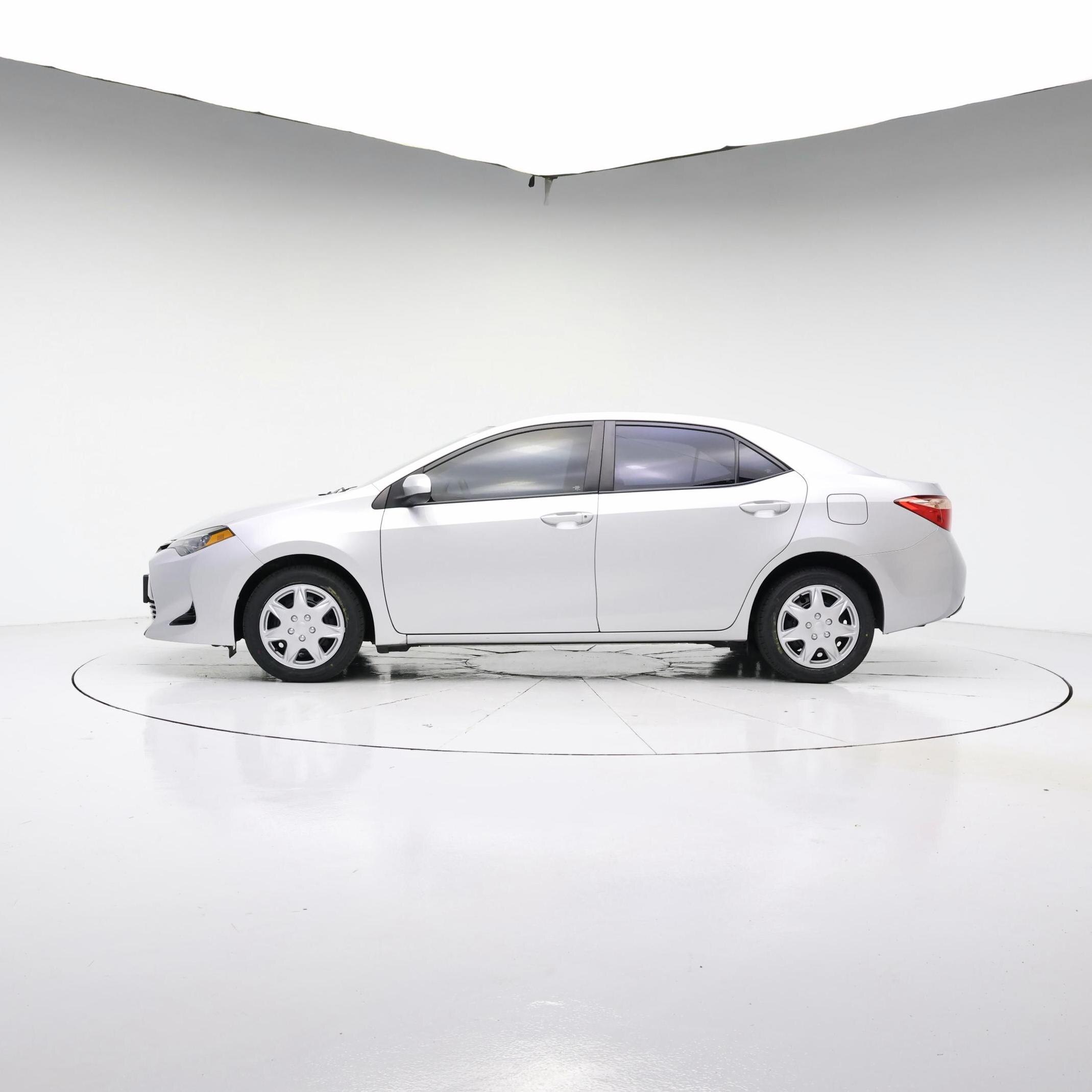 Thumbnail: 2018 Toyota Corolla - 3