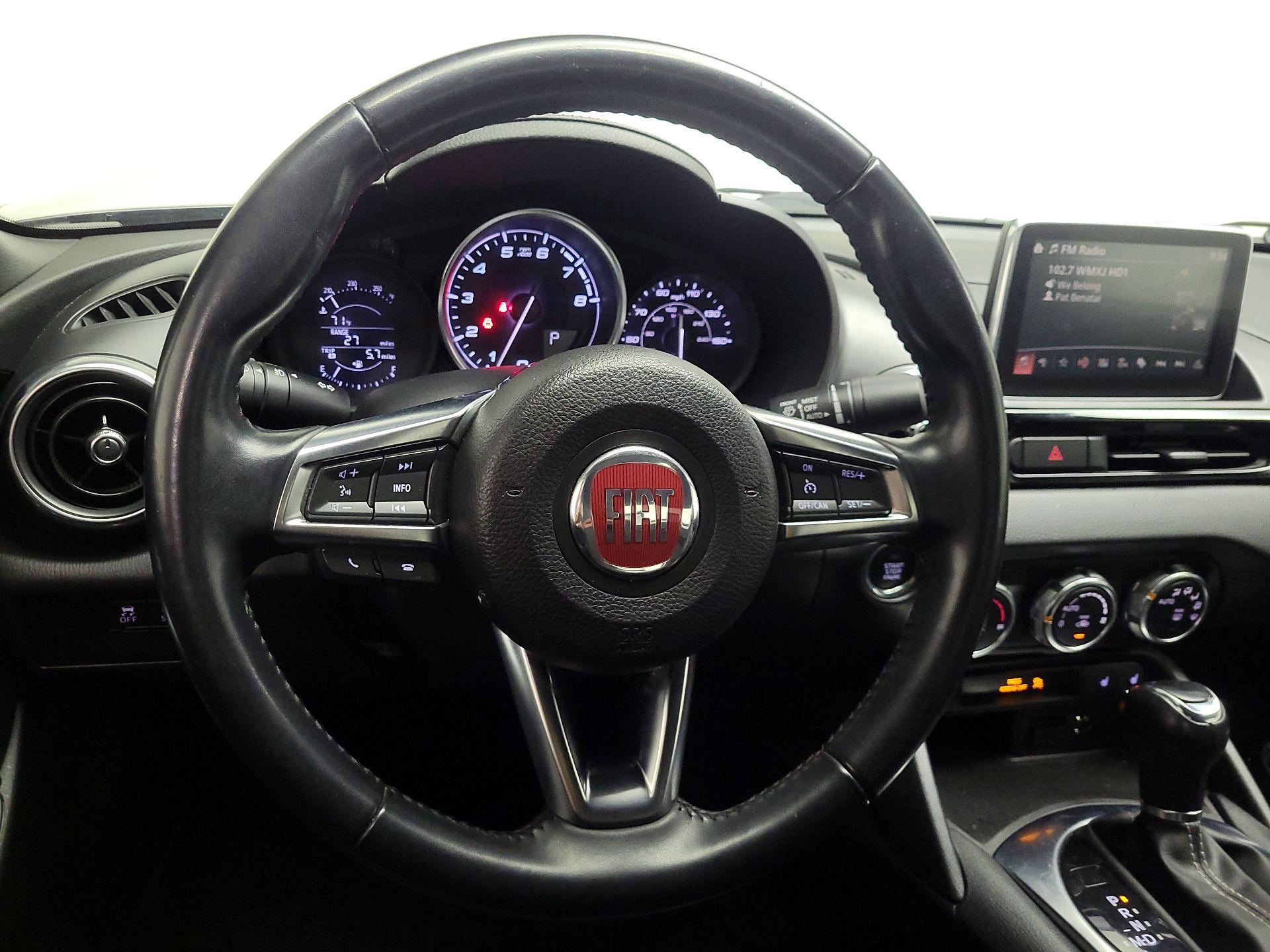 Thumbnail: 2017 Fiat 124 Spider - 10
