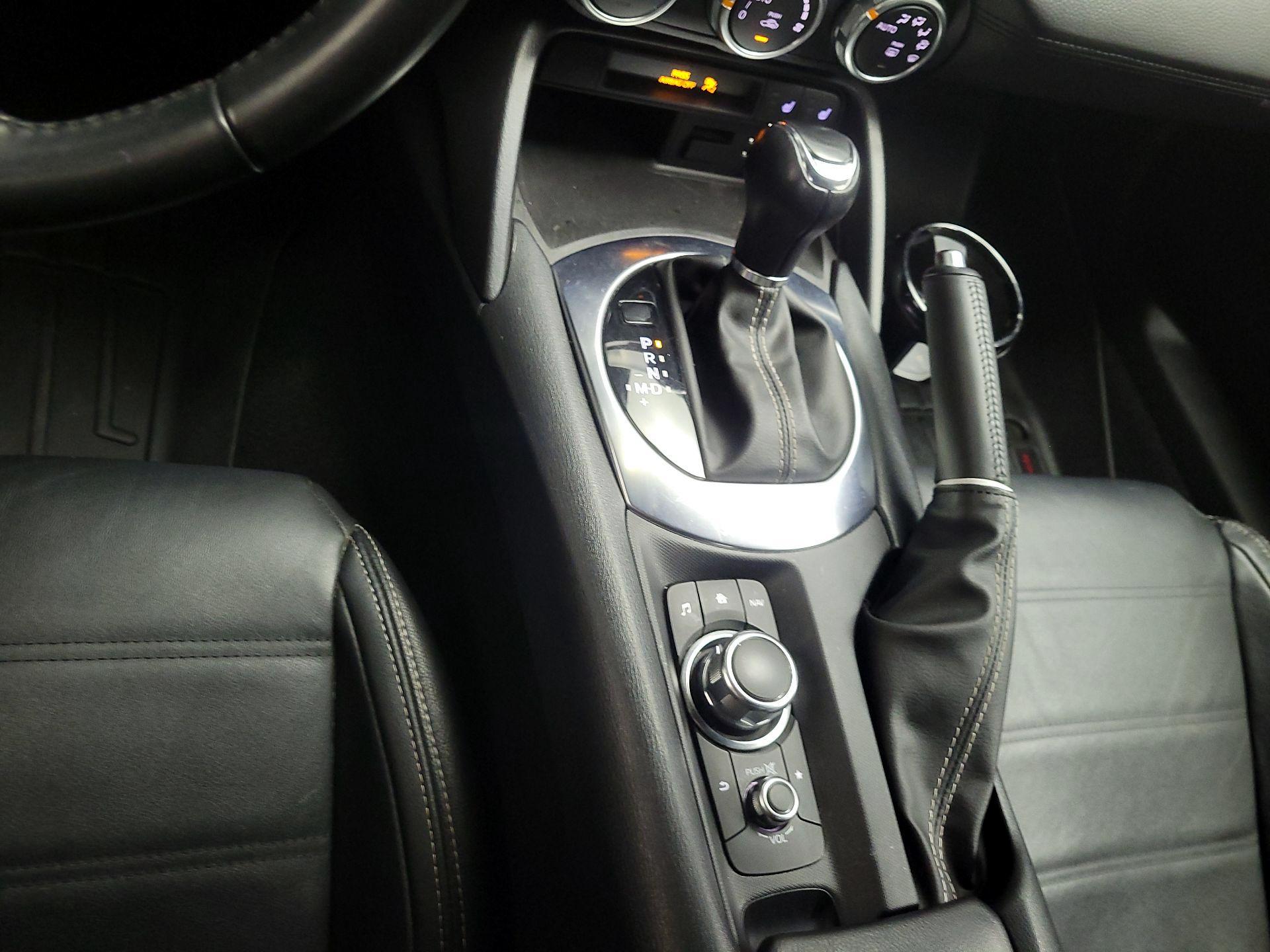 Thumbnail: 2017 Fiat 124 Spider - 18