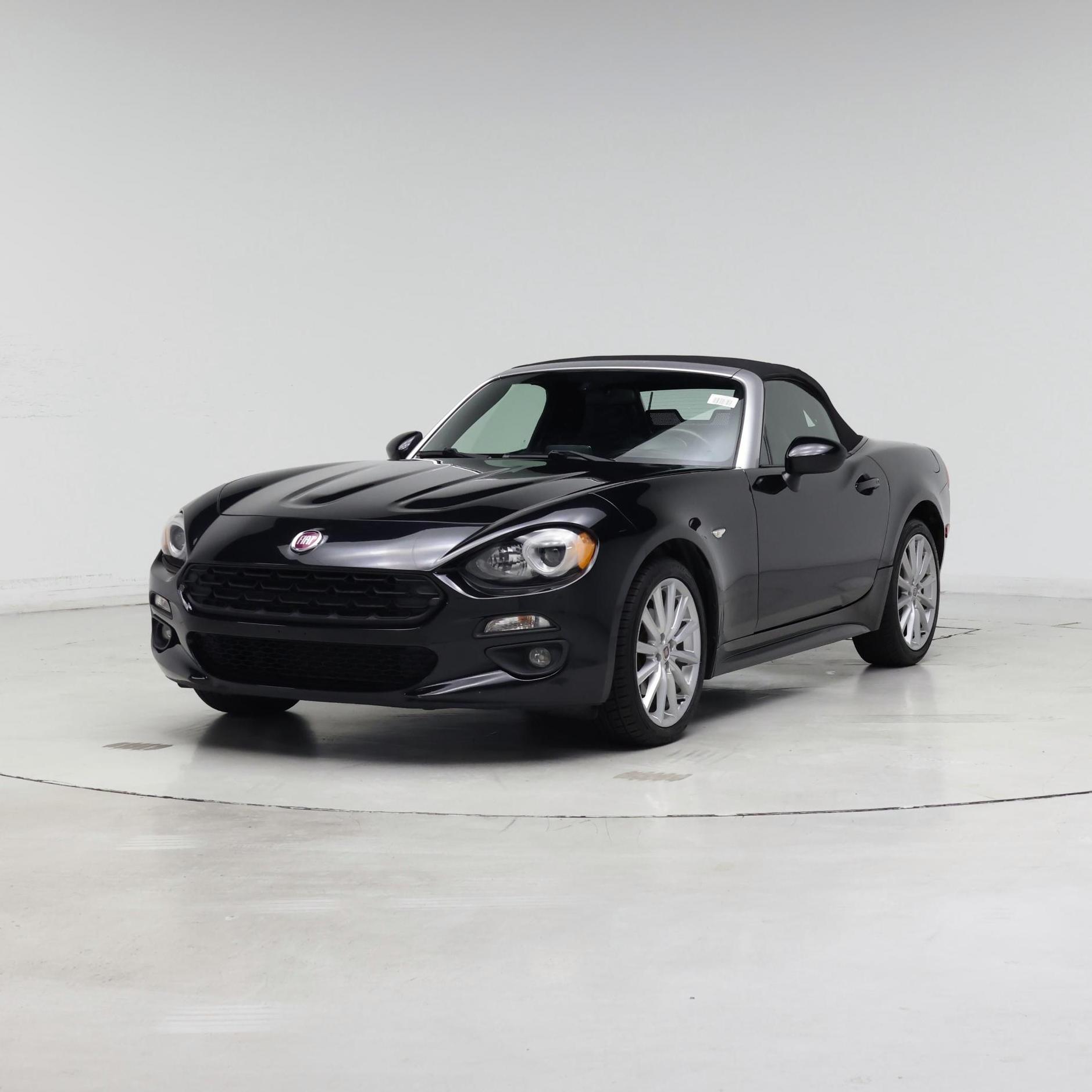 Thumbnail: 2017 Fiat 124 Spider - 4