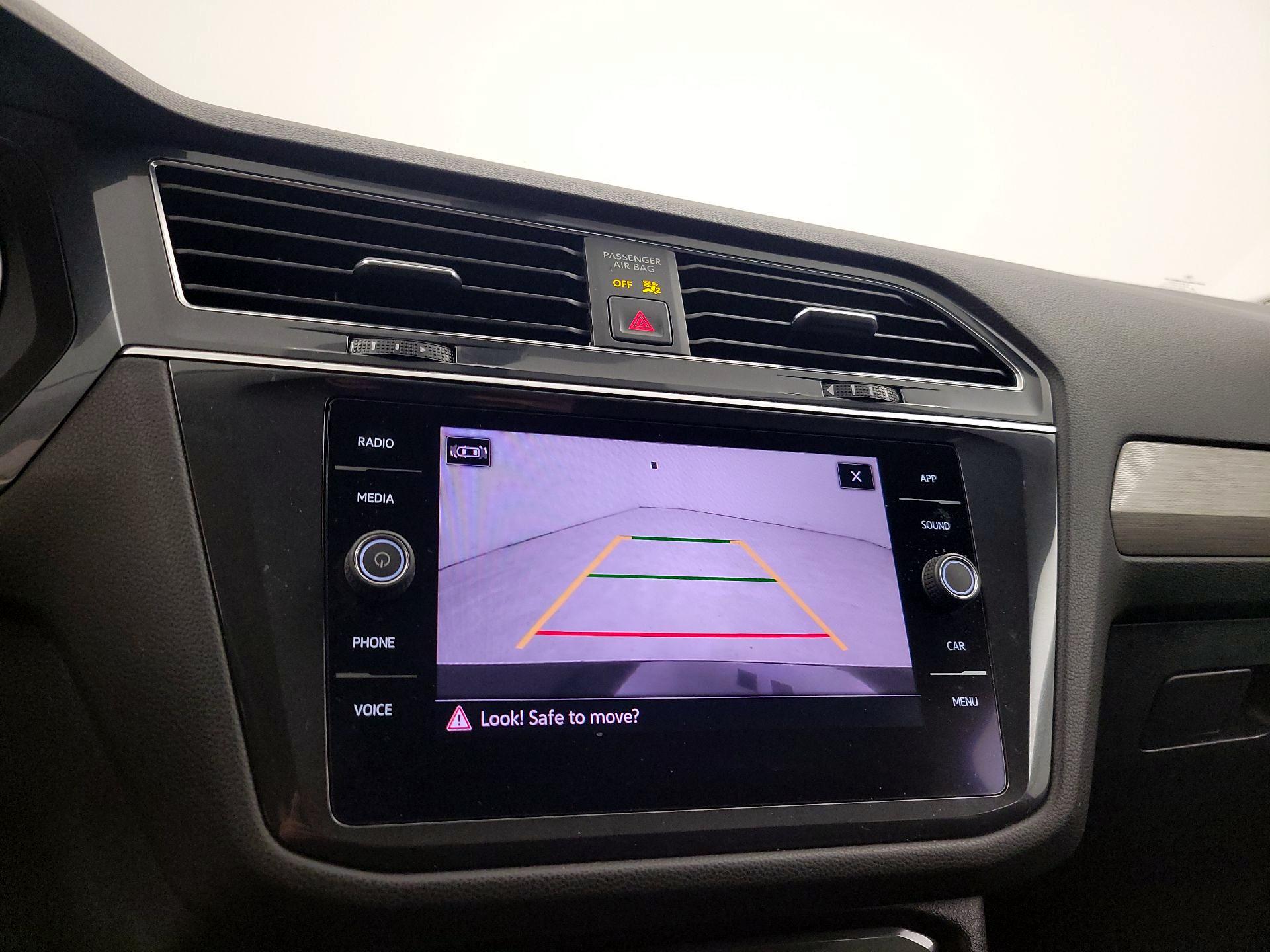 Thumbnail: 2021 Volkswagen Tiguan - 14