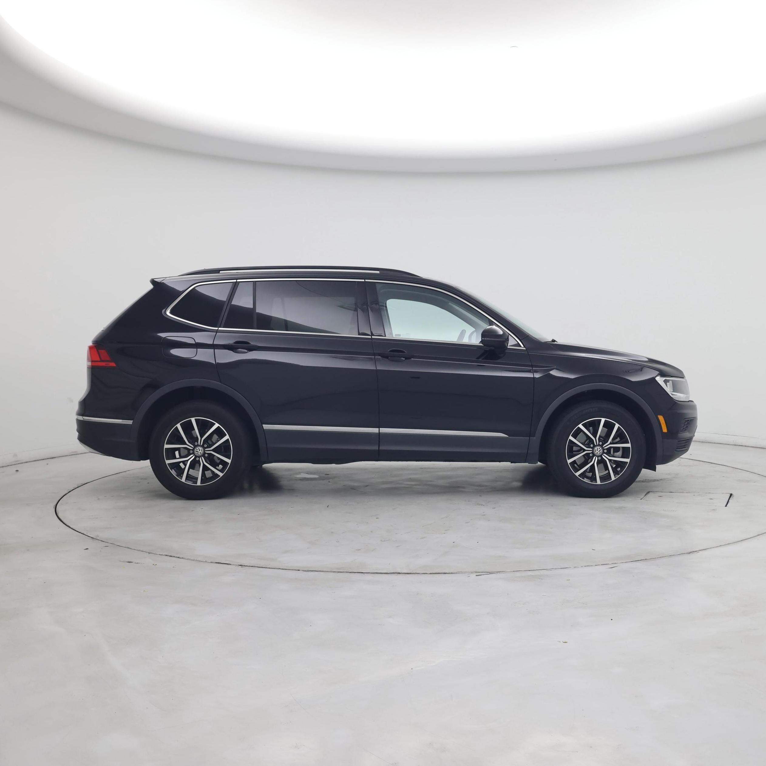 Thumbnail: 2021 Volkswagen Tiguan - 7