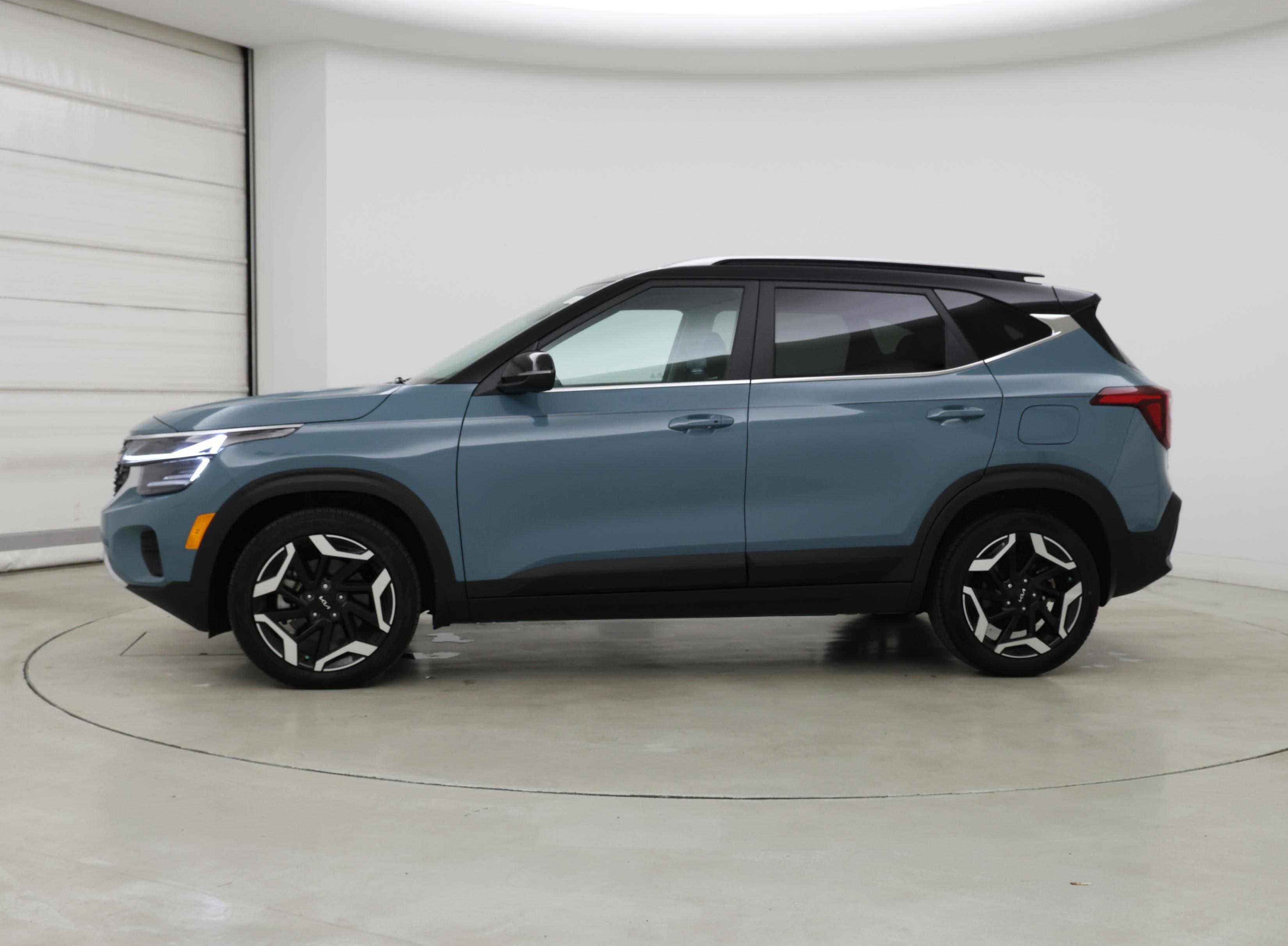 Thumbnail: 2024 Kia Seltos - 3