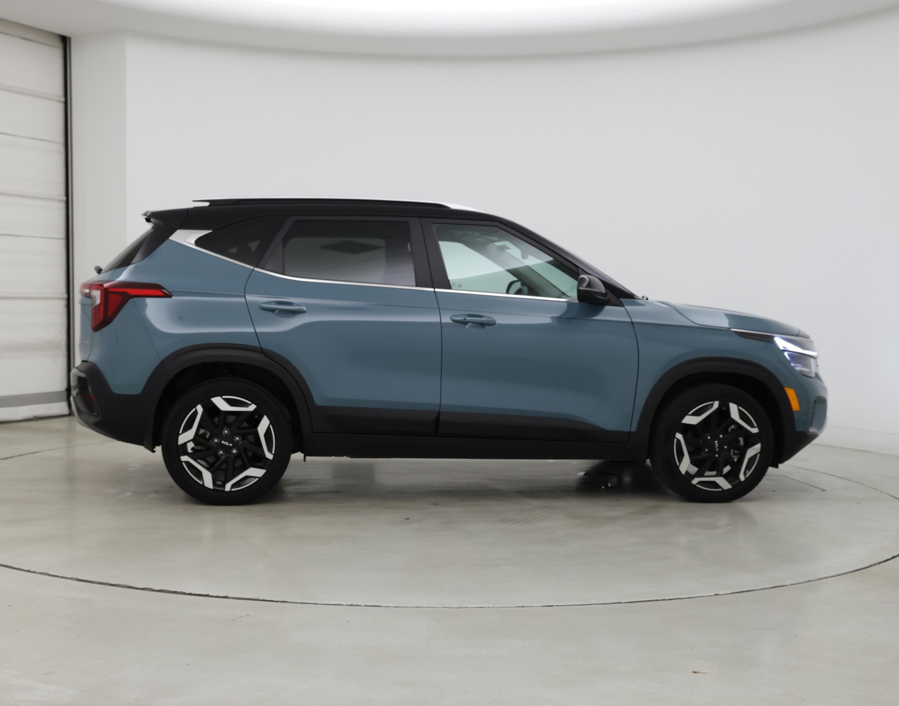 Thumbnail: 2024 Kia Seltos - 7