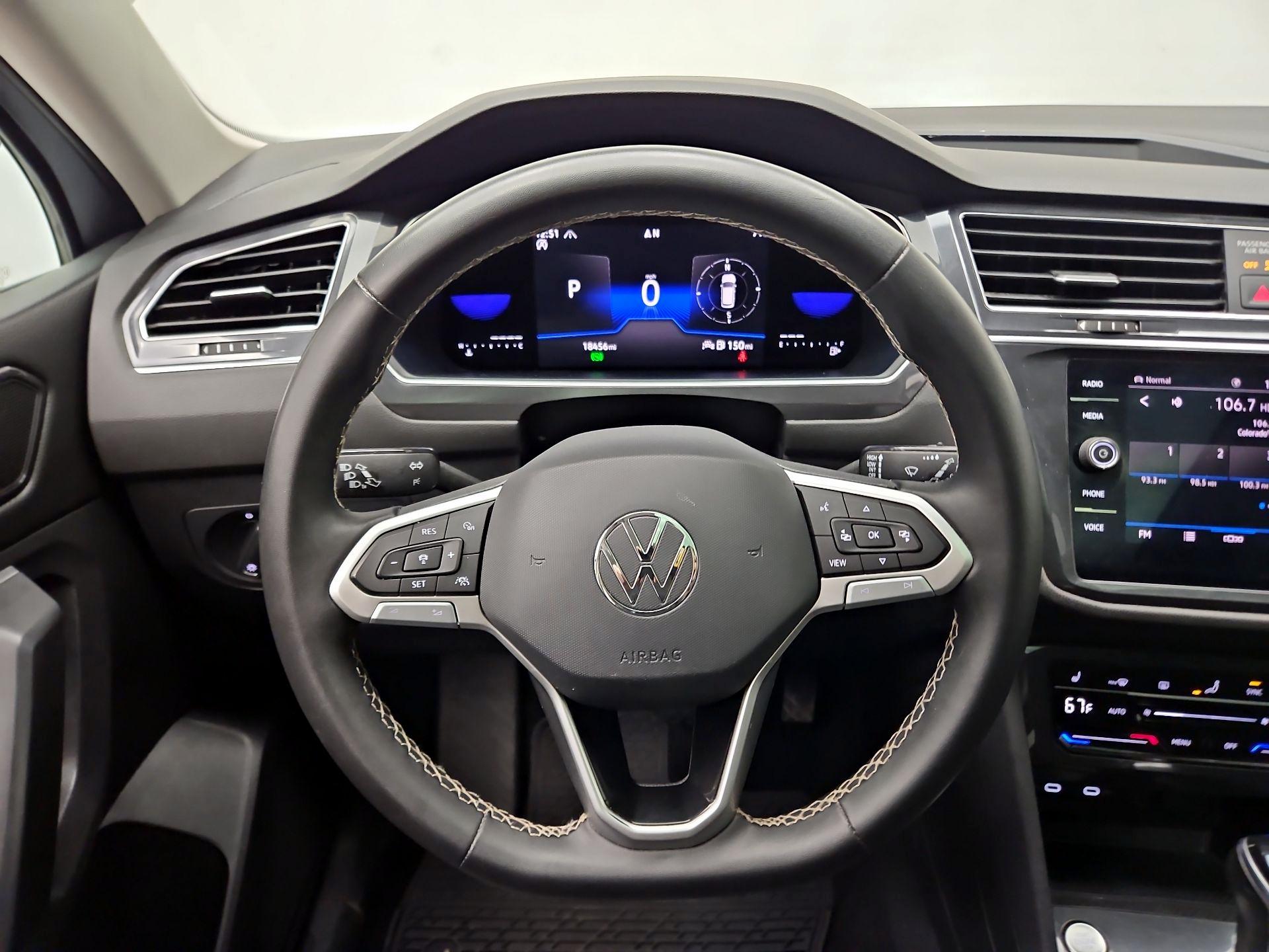 Thumbnail: 2023 Volkswagen Tiguan - 10