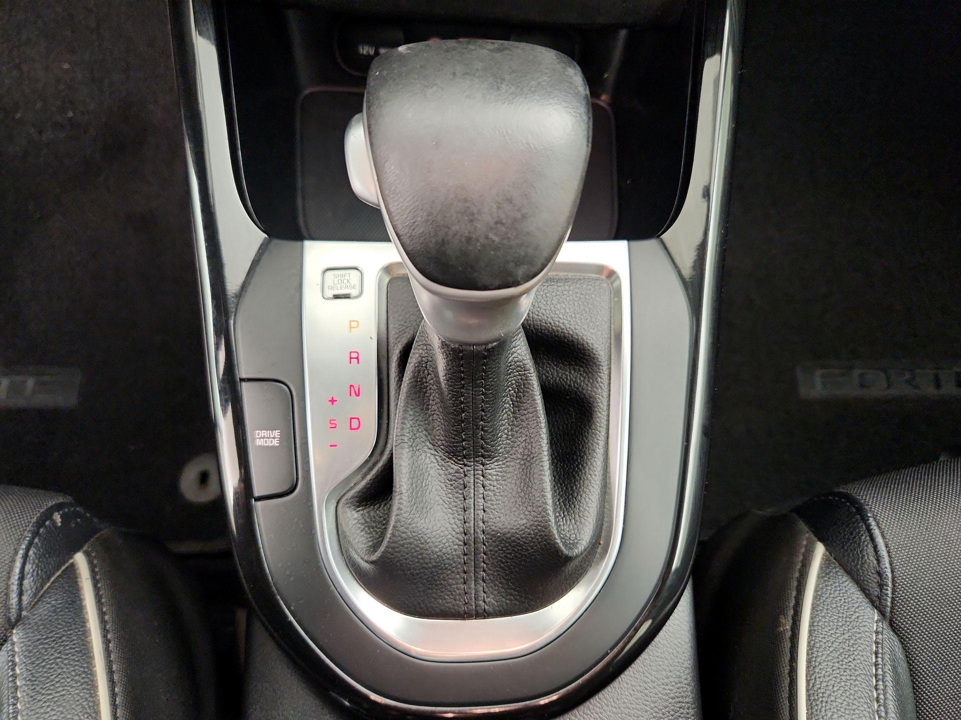 Thumbnail: 2021 Kia Forte - 17