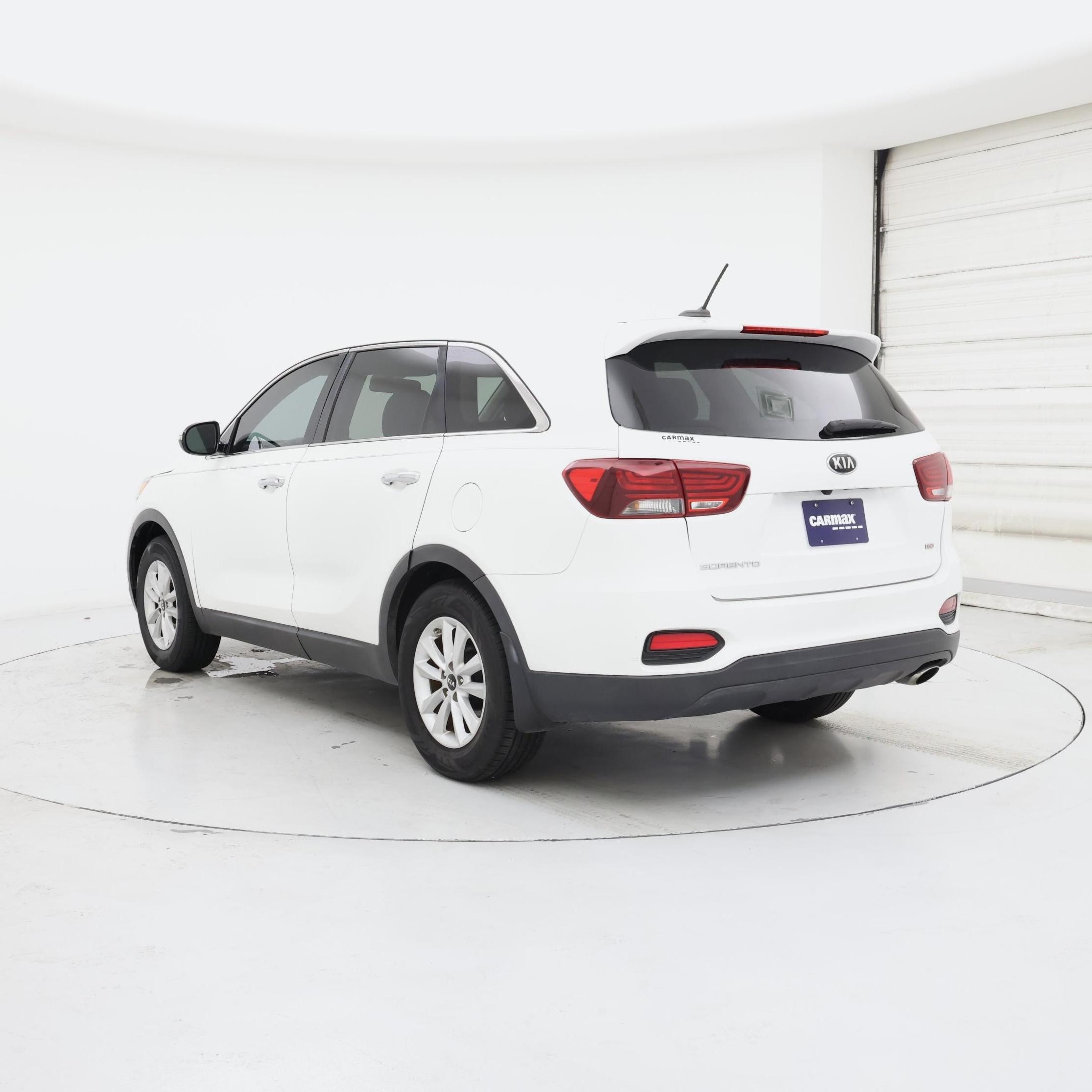 Thumbnail: 2019 Kia Sorento - 2