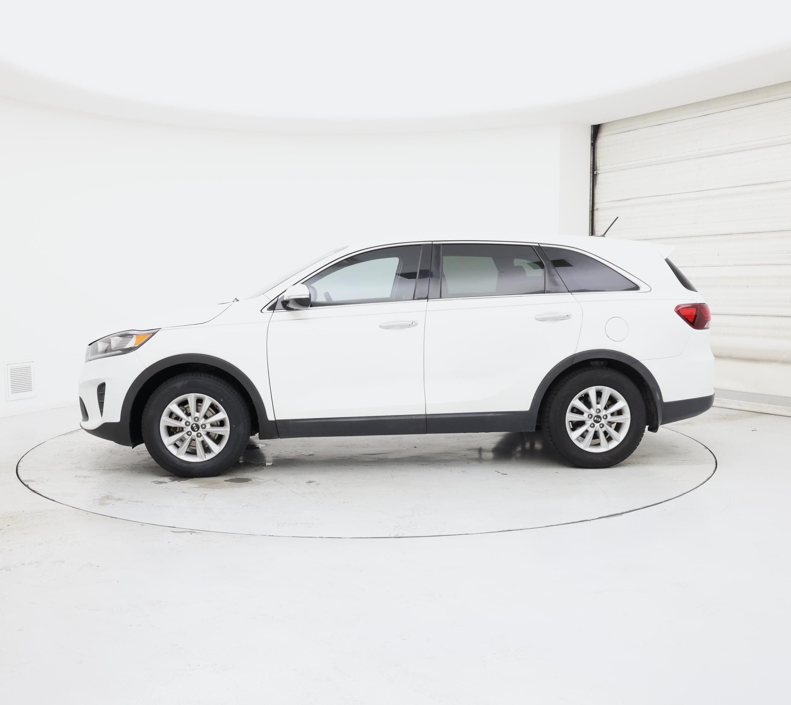 Thumbnail: 2019 Kia Sorento - 3