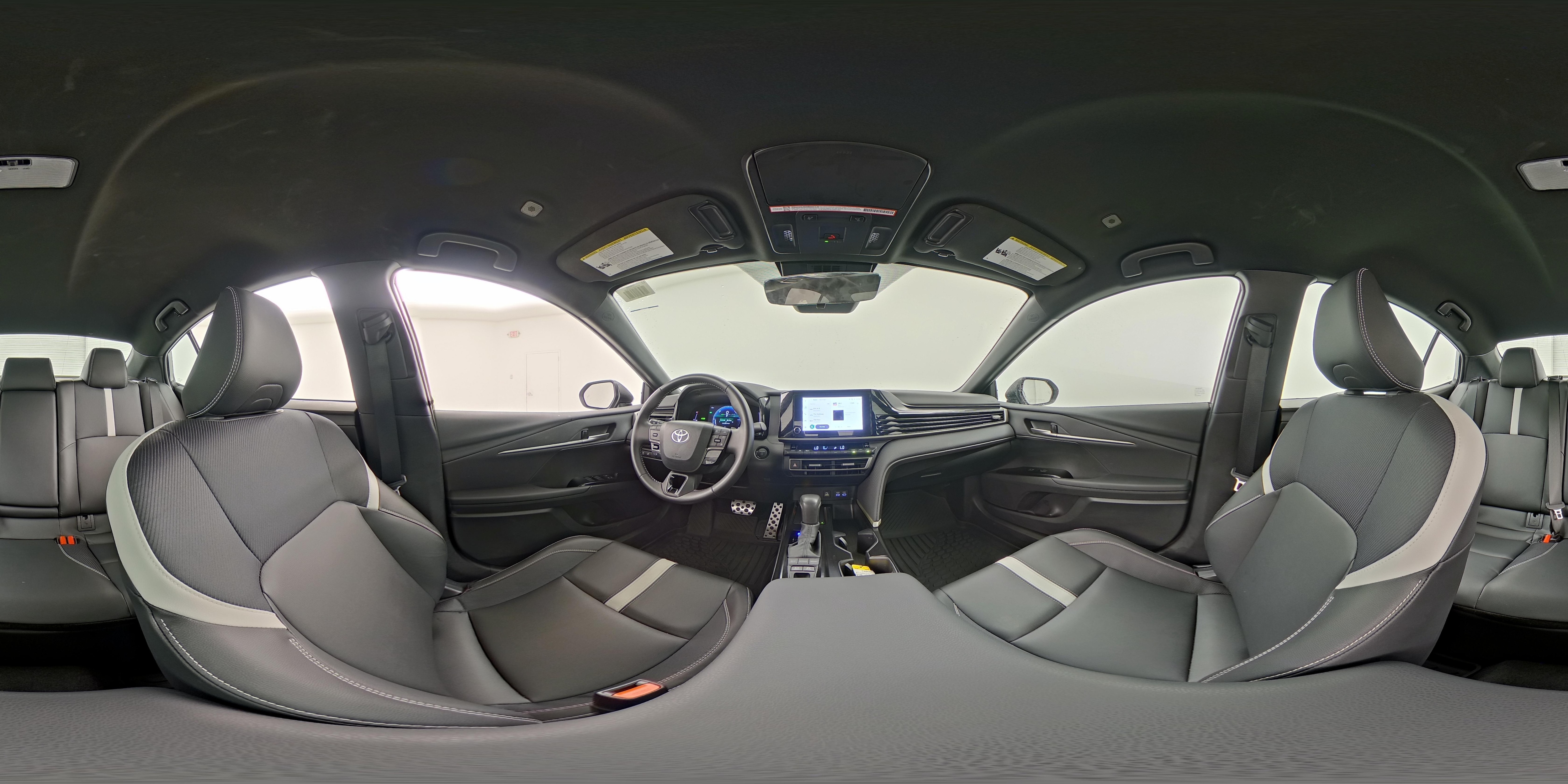 2026 Toyota Camry SE - Photo 25