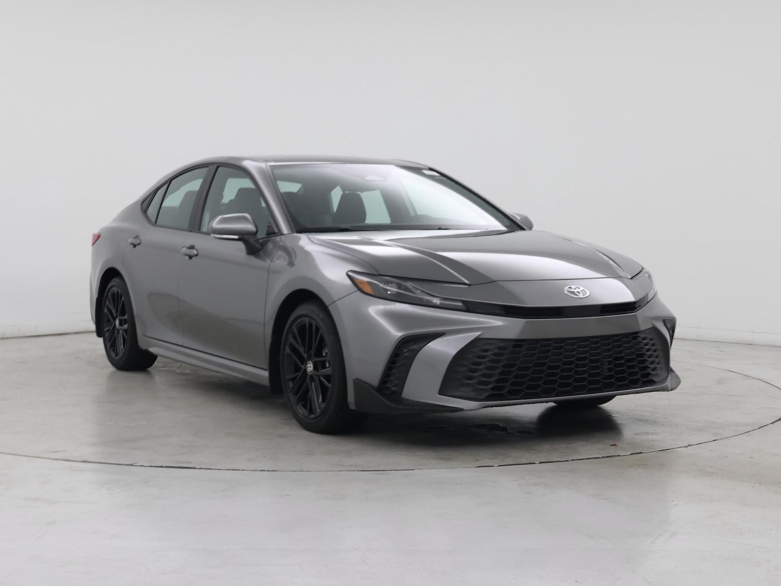 2026 Toyota Camry SE - Photo 2